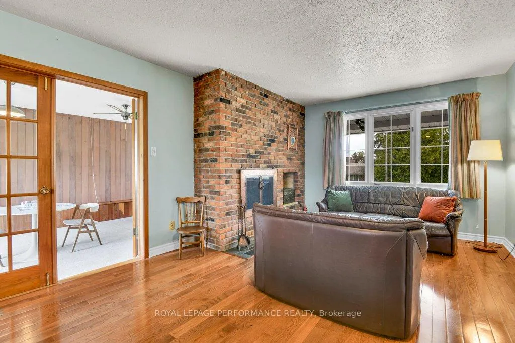 Photo 15 of 2218 Aster Street, Ottawa, Guildwood Estates - Urbandale Acres — HOMEH
