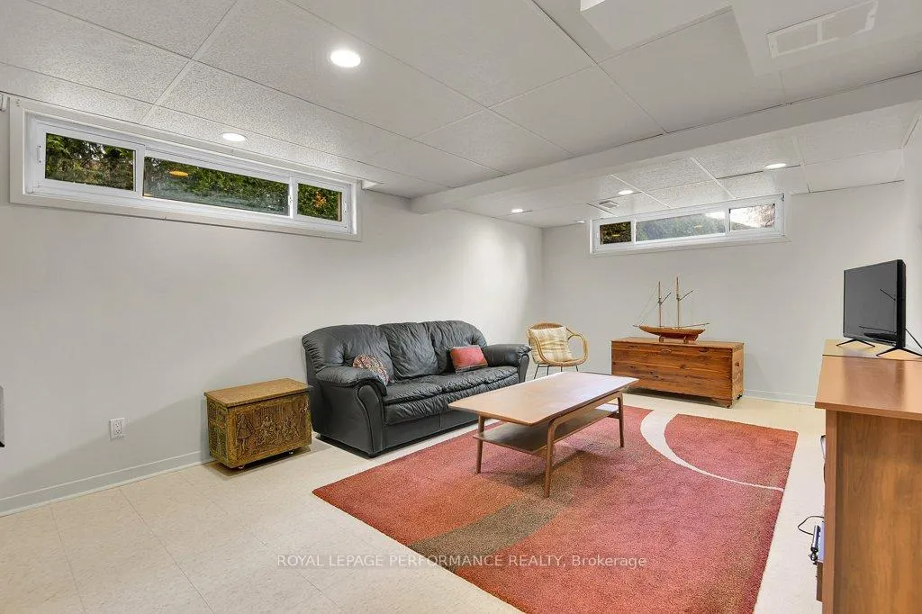 Photo 32 of 2218 Aster Street, Ottawa, Guildwood Estates - Urbandale Acres — HOMEH