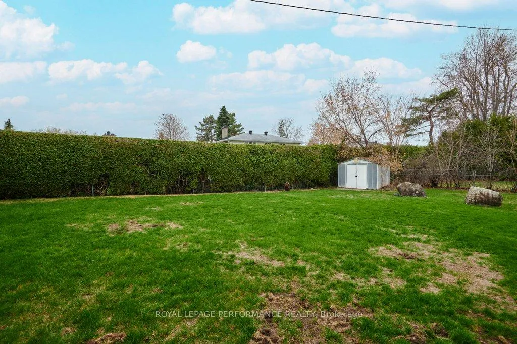 Photo 33 of 2218 Aster Street, Ottawa, Guildwood Estates - Urbandale Acres — HOMEH