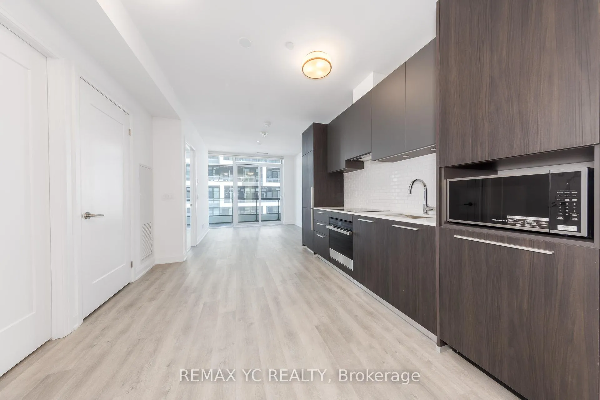 Photo 5 of Unit 3501, 65 Broadway Avenue, Toronto, Mount Pleasant West — HOMEH