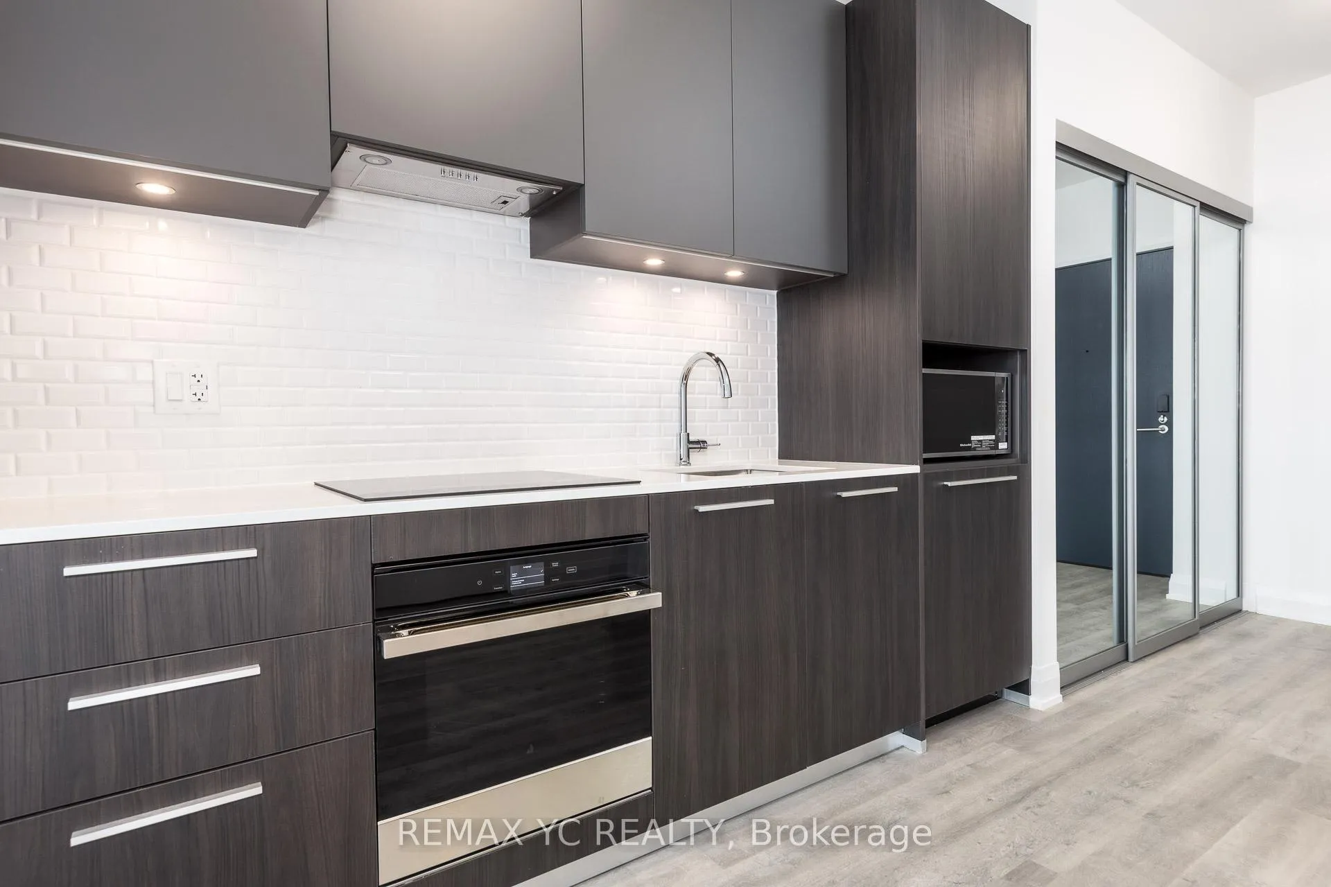 Photo 6 of Unit 3501, 65 Broadway Avenue, Toronto, Mount Pleasant West — HOMEH