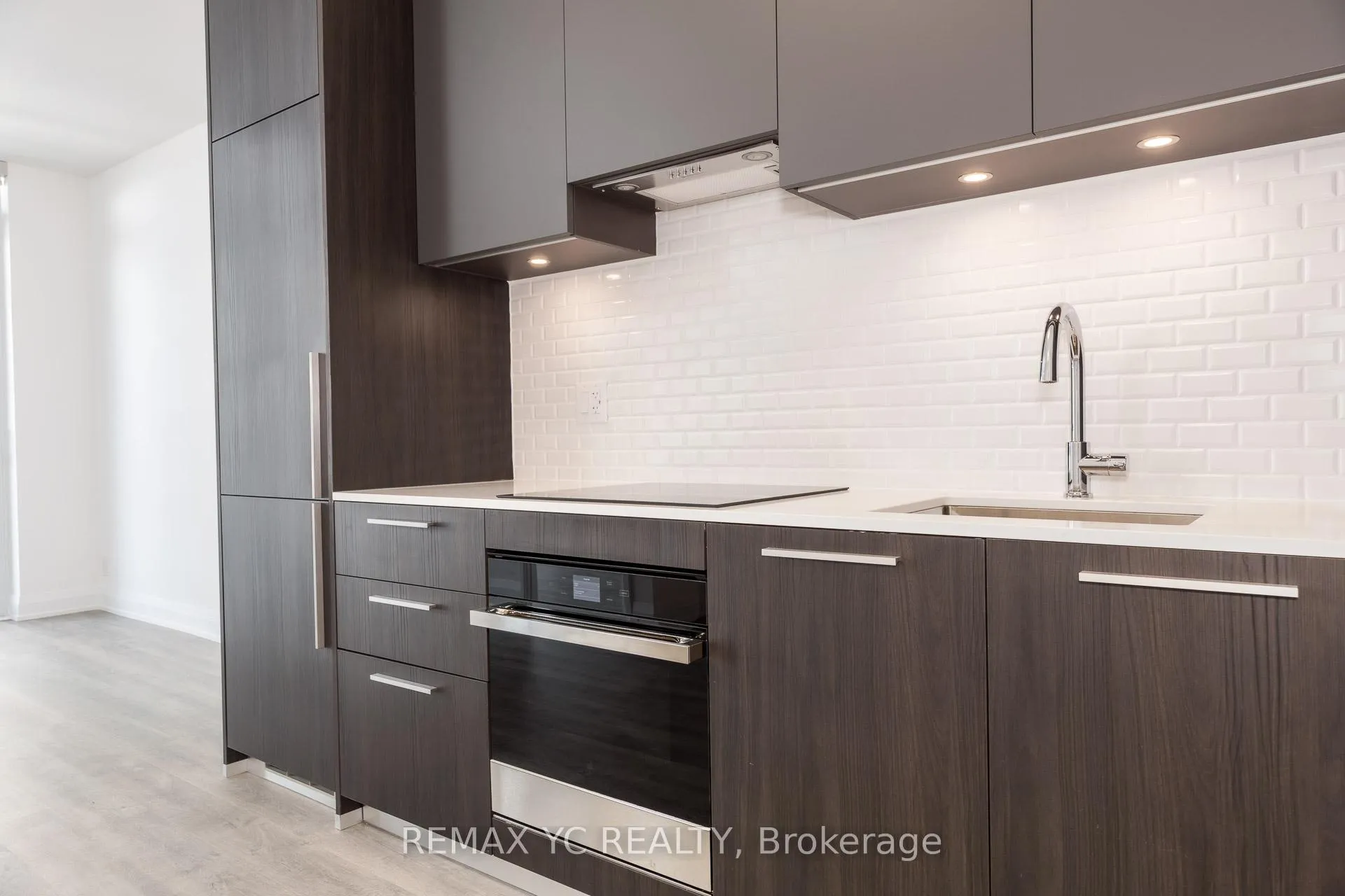 Photo 7 of Unit 3501, 65 Broadway Avenue, Toronto, Mount Pleasant West — HOMEH