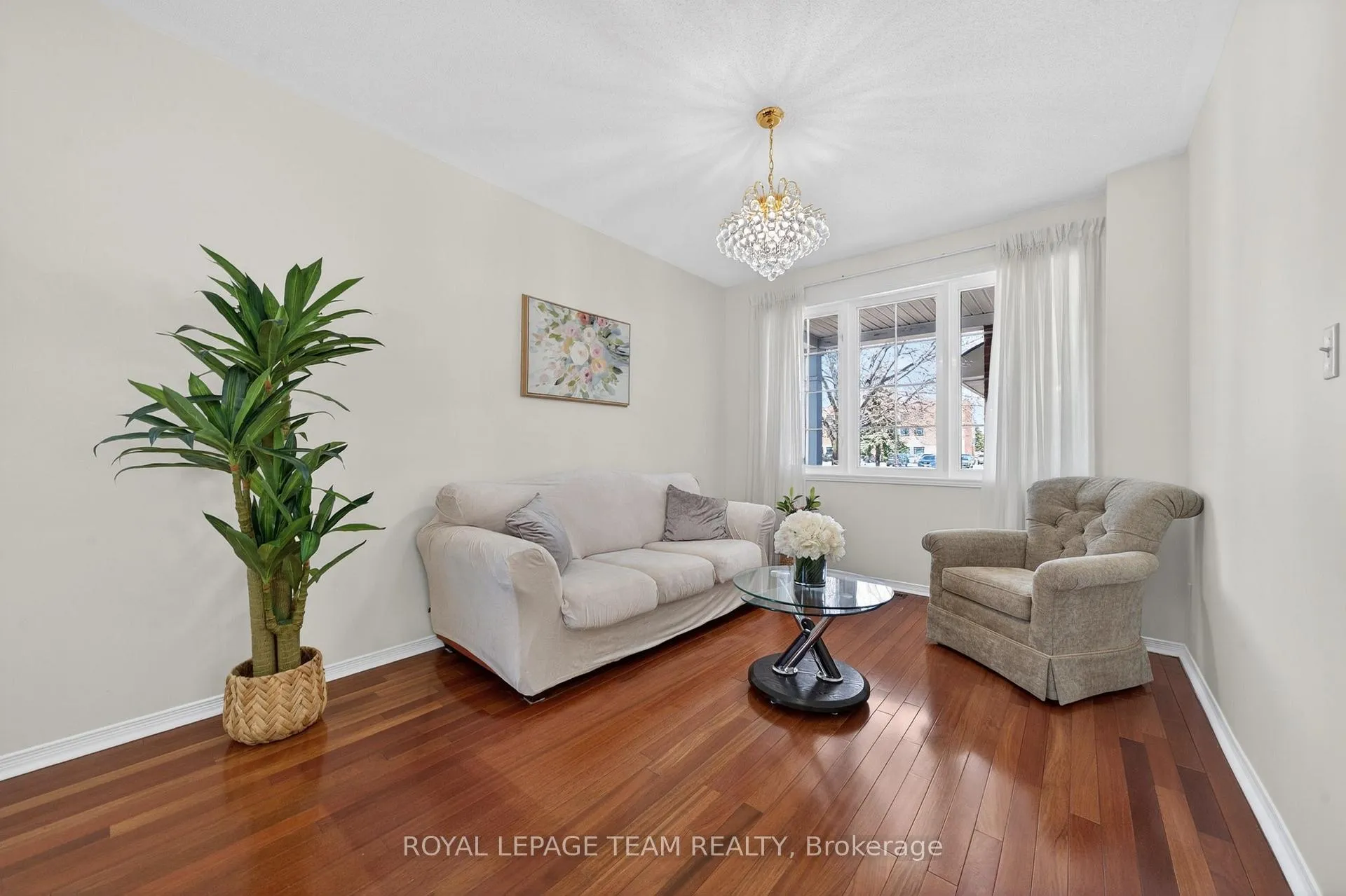 Photo 5 of 632 Valin Street, Ottawa, Fallingbrook/Gardenway South — HOMEH