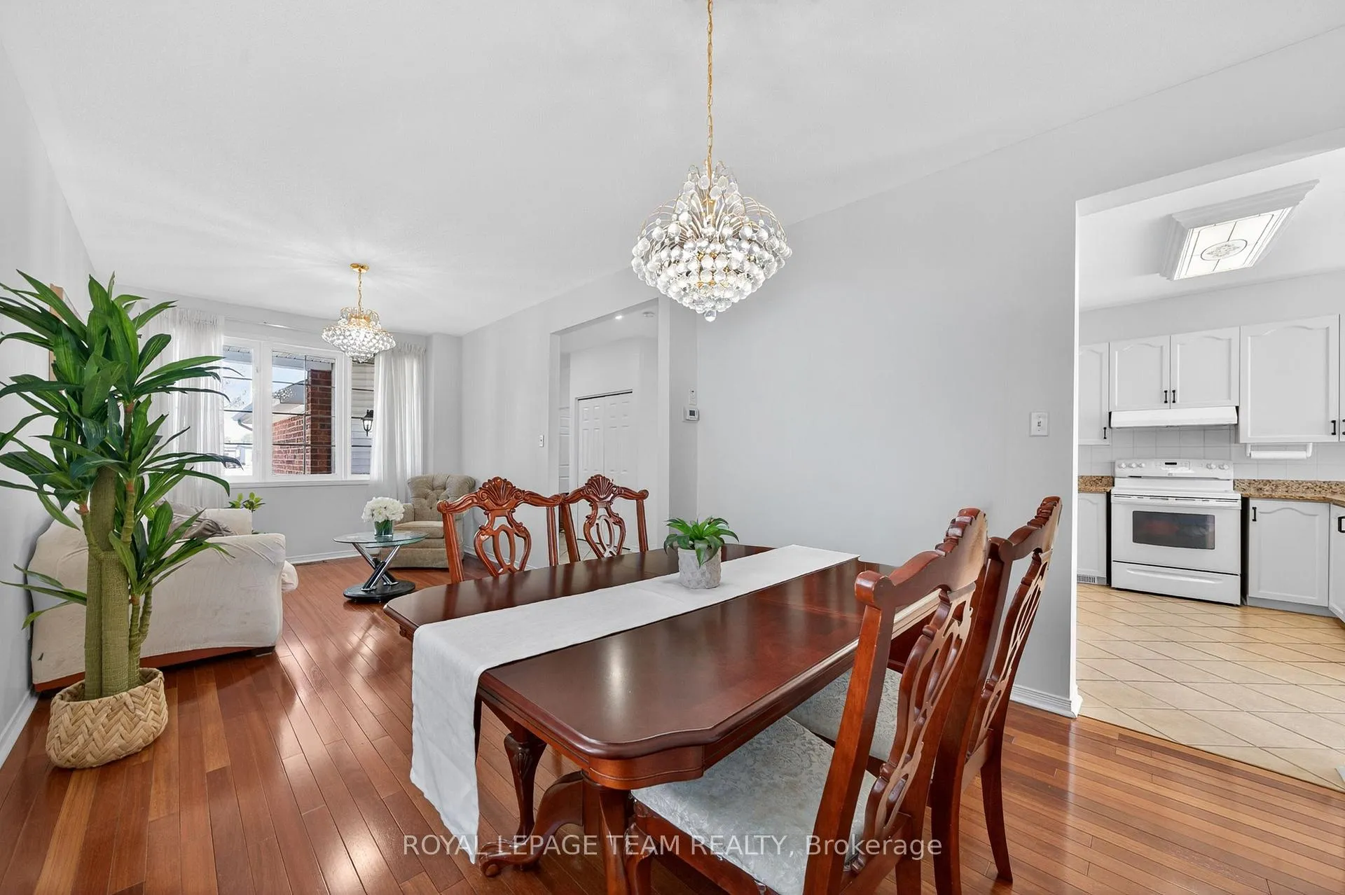Photo 9 of 632 Valin Street, Ottawa, Fallingbrook/Gardenway South — HOMEH