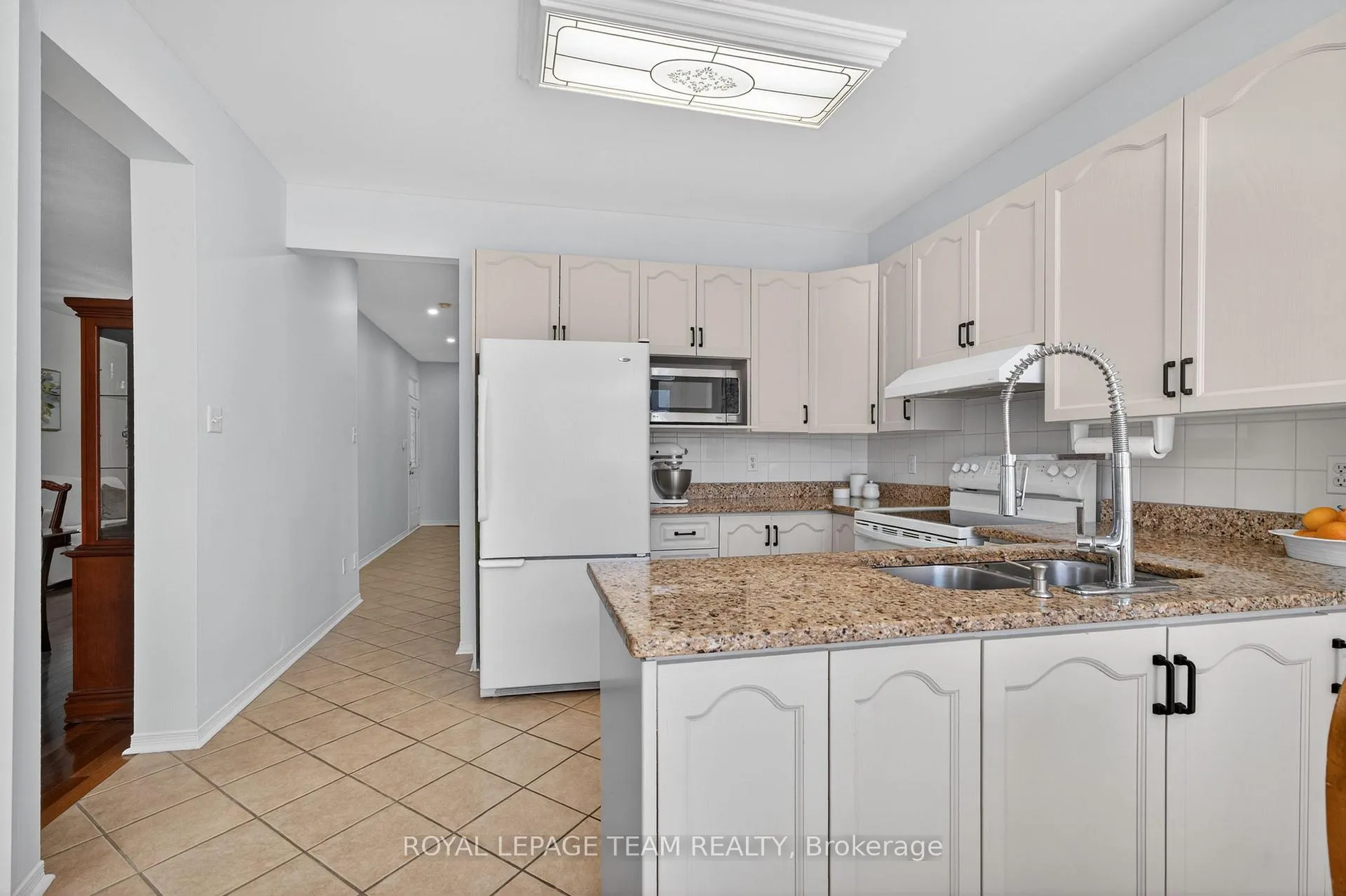 Photo 13 of 632 Valin Street, Ottawa, Fallingbrook/Gardenway South — HOMEH