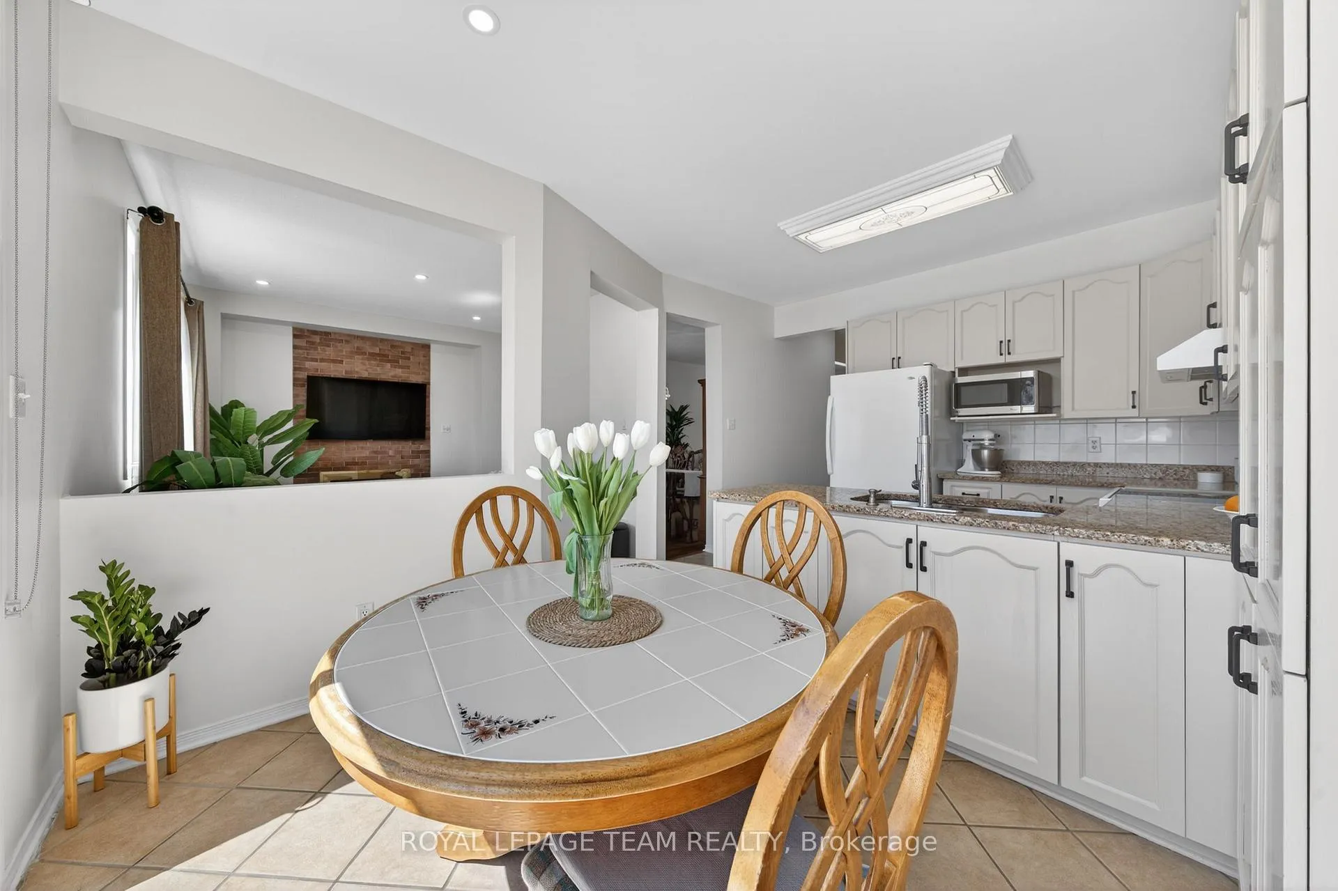 Photo 15 of 632 Valin Street, Ottawa, Fallingbrook/Gardenway South — HOMEH