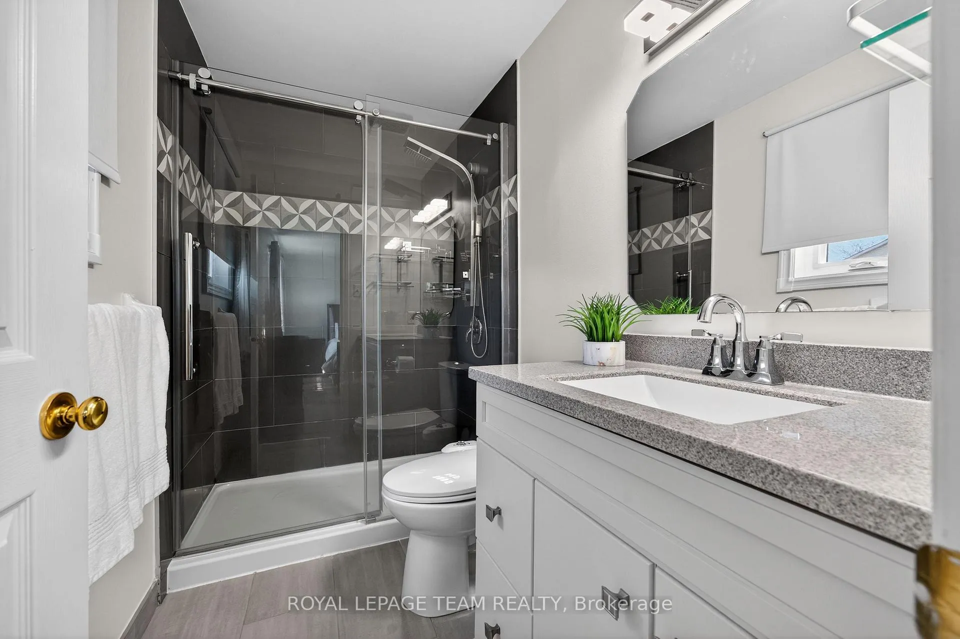 Photo 25 of 632 Valin Street, Ottawa, Fallingbrook/Gardenway South — HOMEH