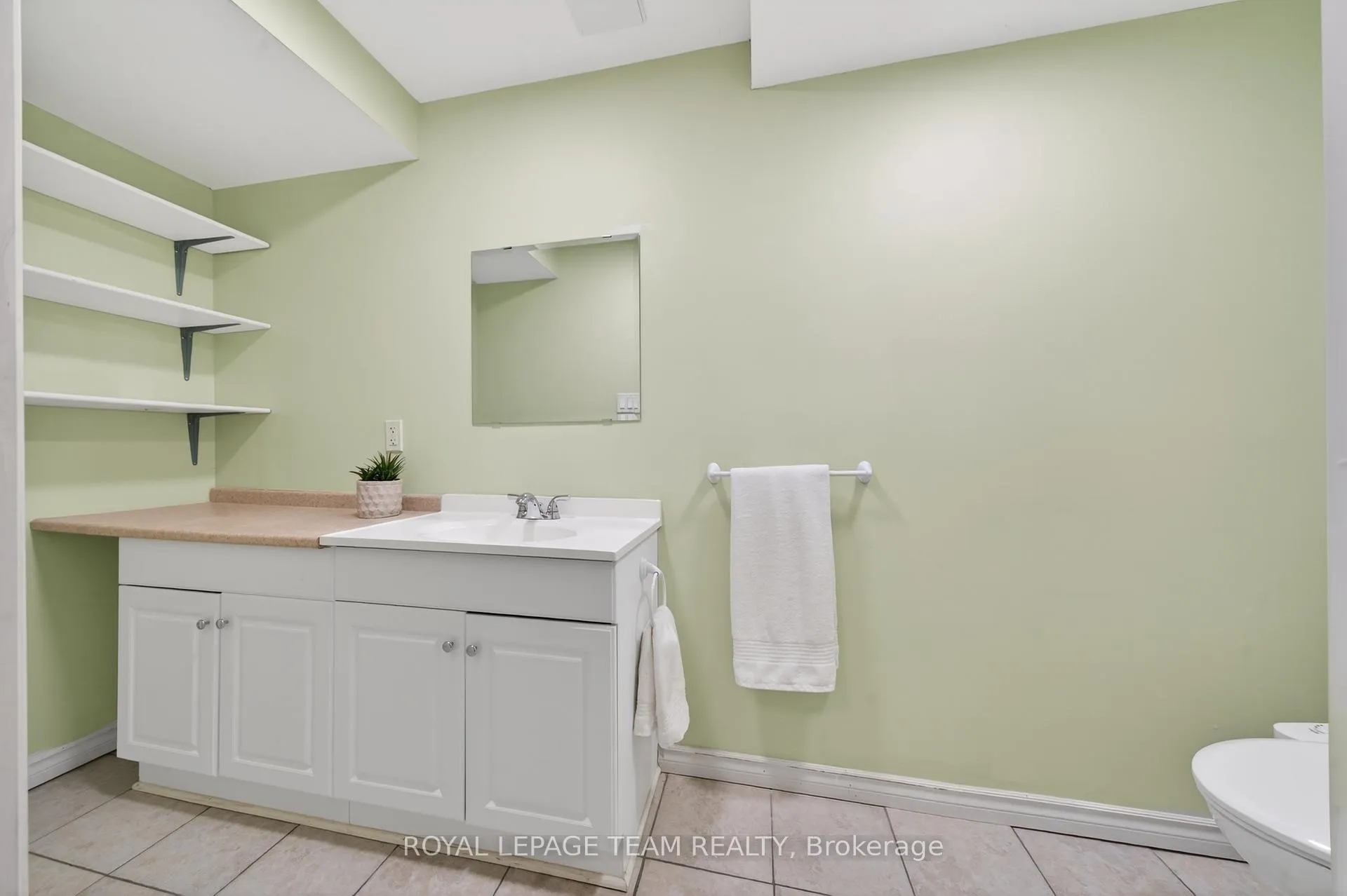 Photo 36 of 632 Valin Street, Ottawa, Fallingbrook/Gardenway South — HOMEH