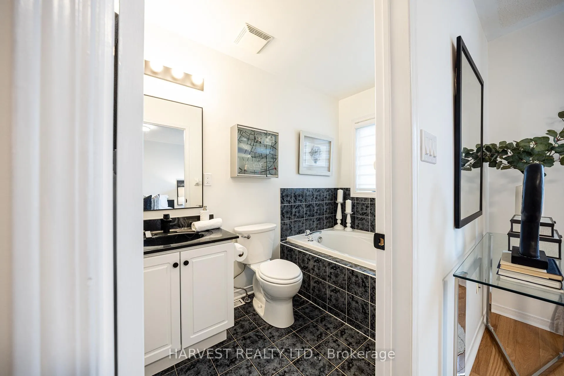 Photo 20 of 177 Vanguard Road, Vaughan, Patterson — HOMEH