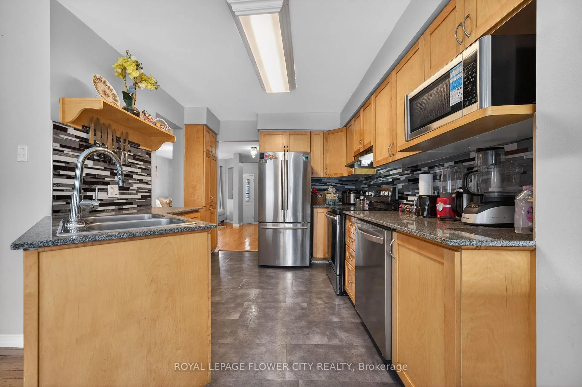 Photo 13 of 47 Inverkip Avenue, Ottawa, Hunt Club Park/Greenboro — HOMEH