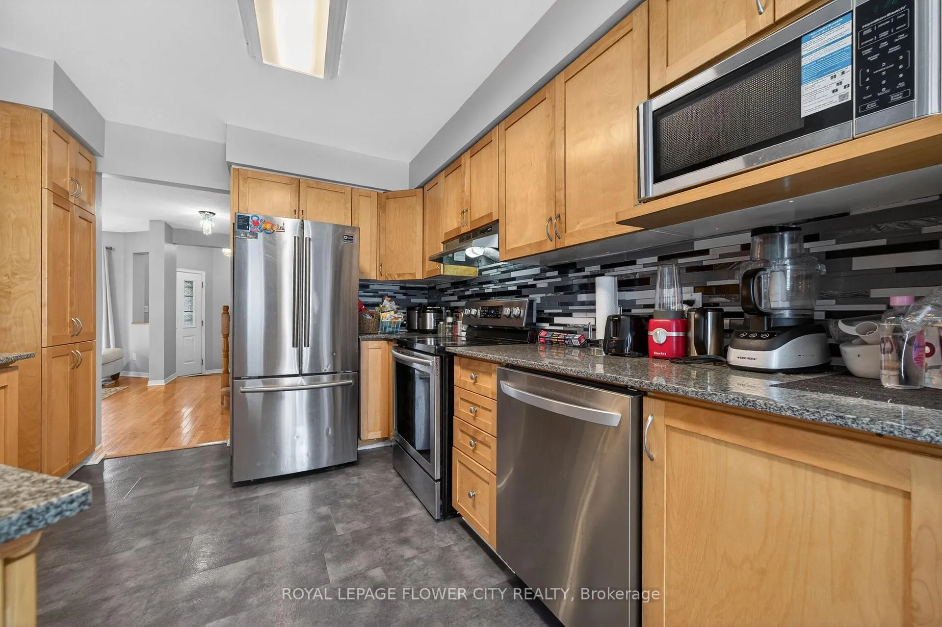 Photo 15 of 47 Inverkip Avenue, Ottawa, Hunt Club Park/Greenboro — HOMEH