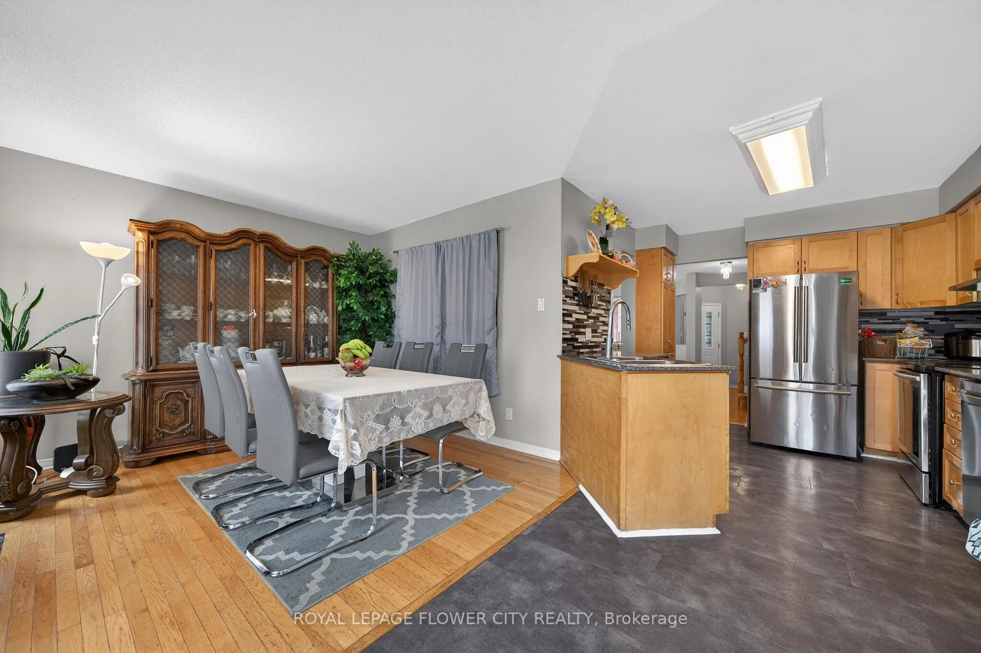 Photo 17 of 47 Inverkip Avenue, Ottawa, Hunt Club Park/Greenboro — HOMEH