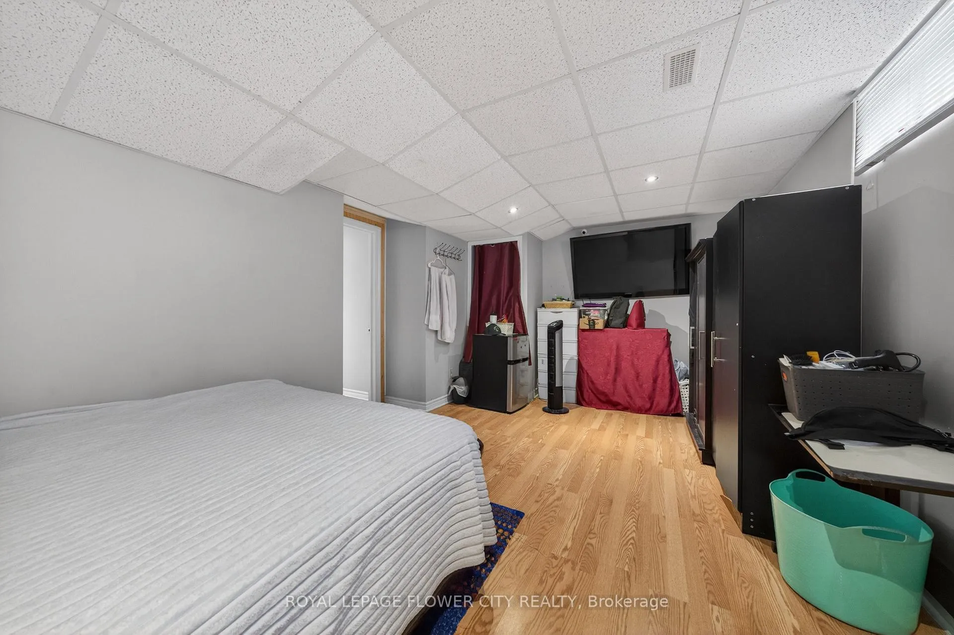 Photo 23 of 47 Inverkip Avenue, Ottawa, Hunt Club Park/Greenboro — HOMEH