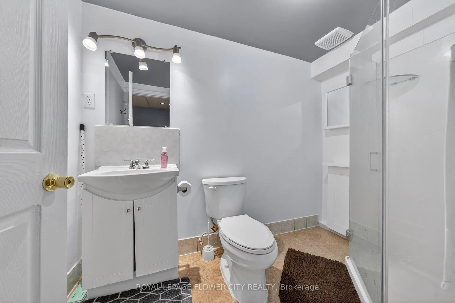 Photo 24 of 47 Inverkip Avenue, Ottawa, Hunt Club Park/Greenboro — HOMEH