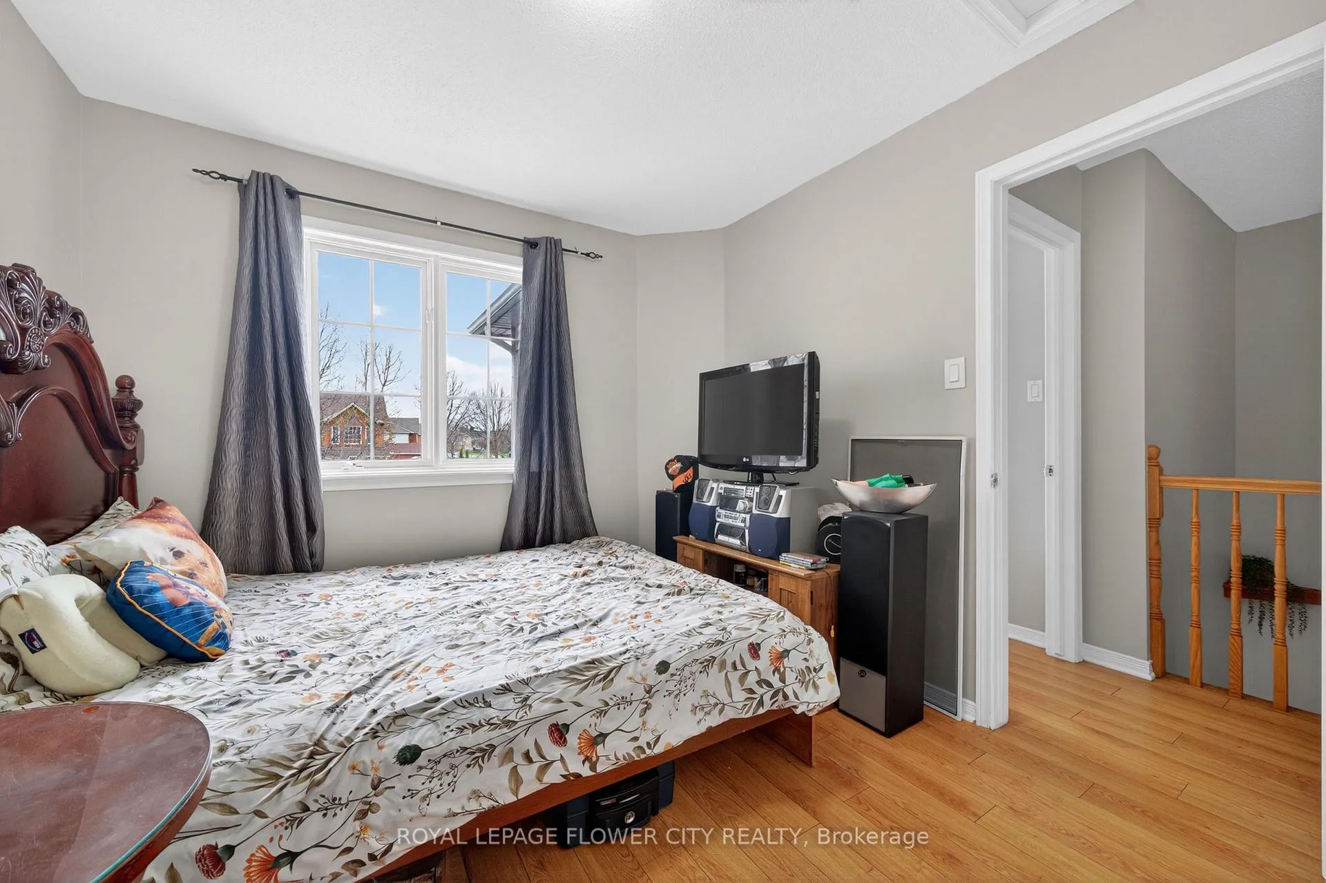Photo 33 of 47 Inverkip Avenue, Ottawa, Hunt Club Park/Greenboro — HOMEH