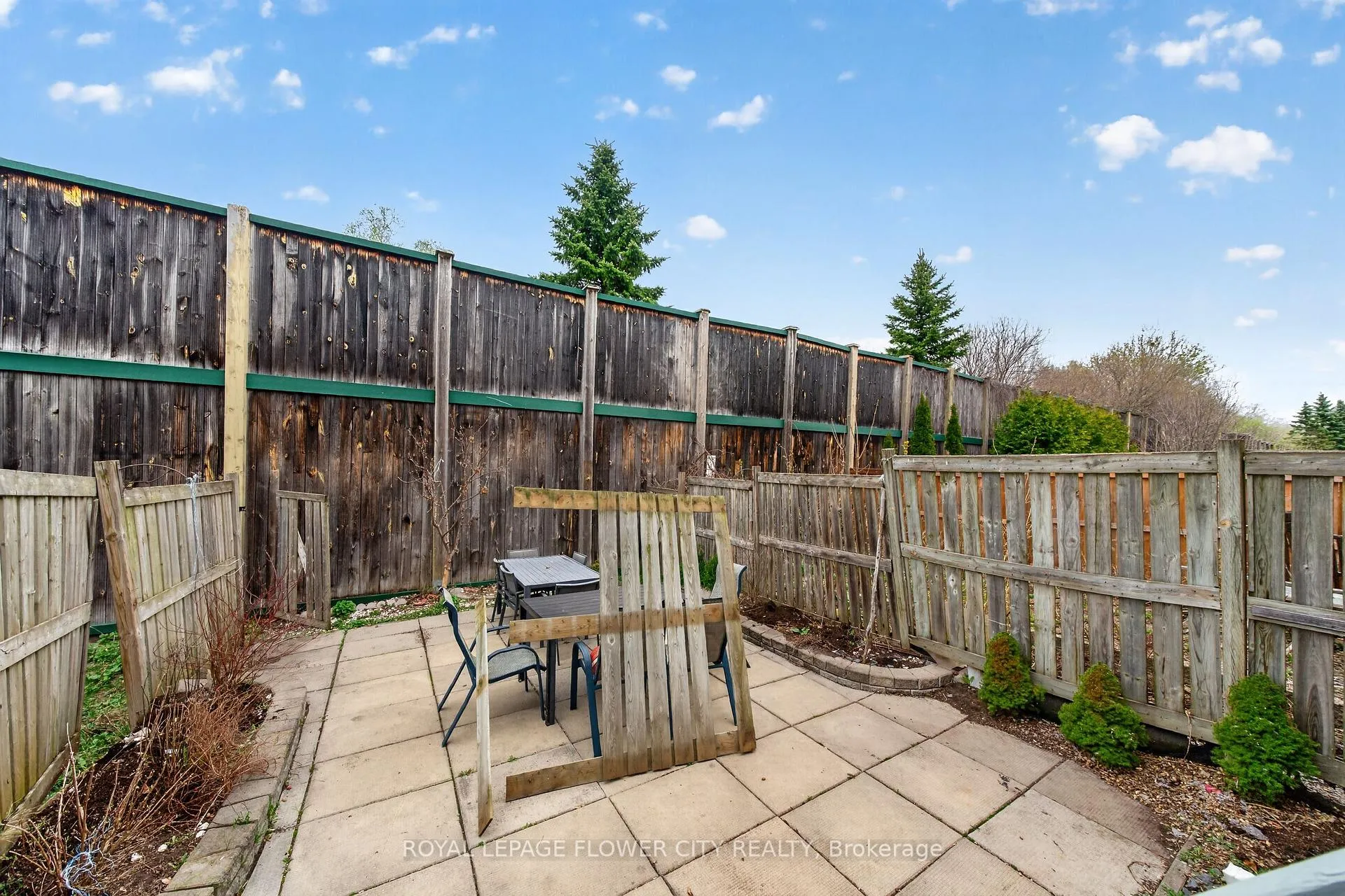 Photo 37 of 47 Inverkip Avenue, Ottawa, Hunt Club Park/Greenboro — HOMEH