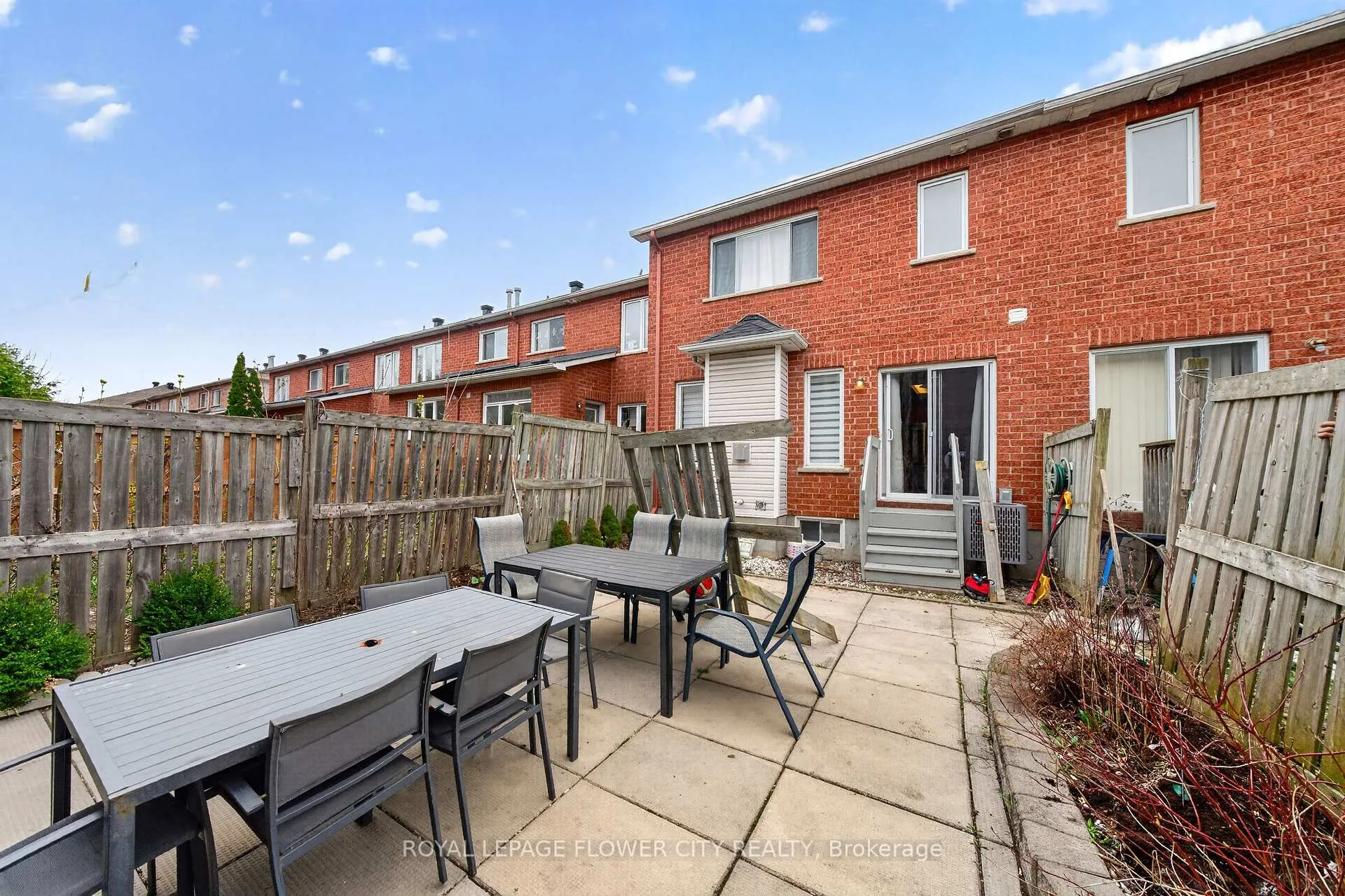 Photo 38 of 47 Inverkip Avenue, Ottawa, Hunt Club Park/Greenboro — HOMEH
