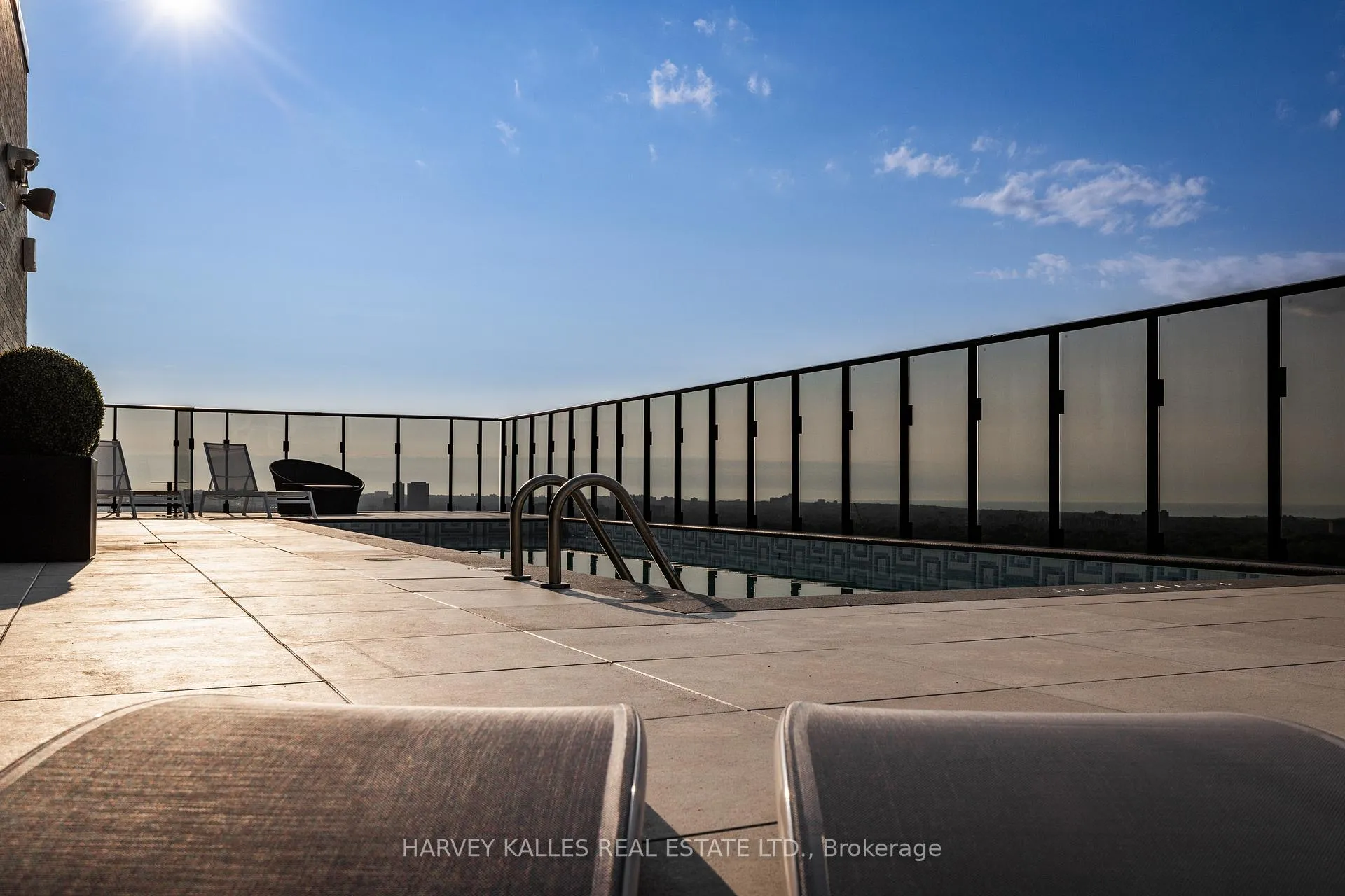 Photo 9 of Unit 1305, 71 Redpath Avenue, Toronto, Mount Pleasant West — HOMEH