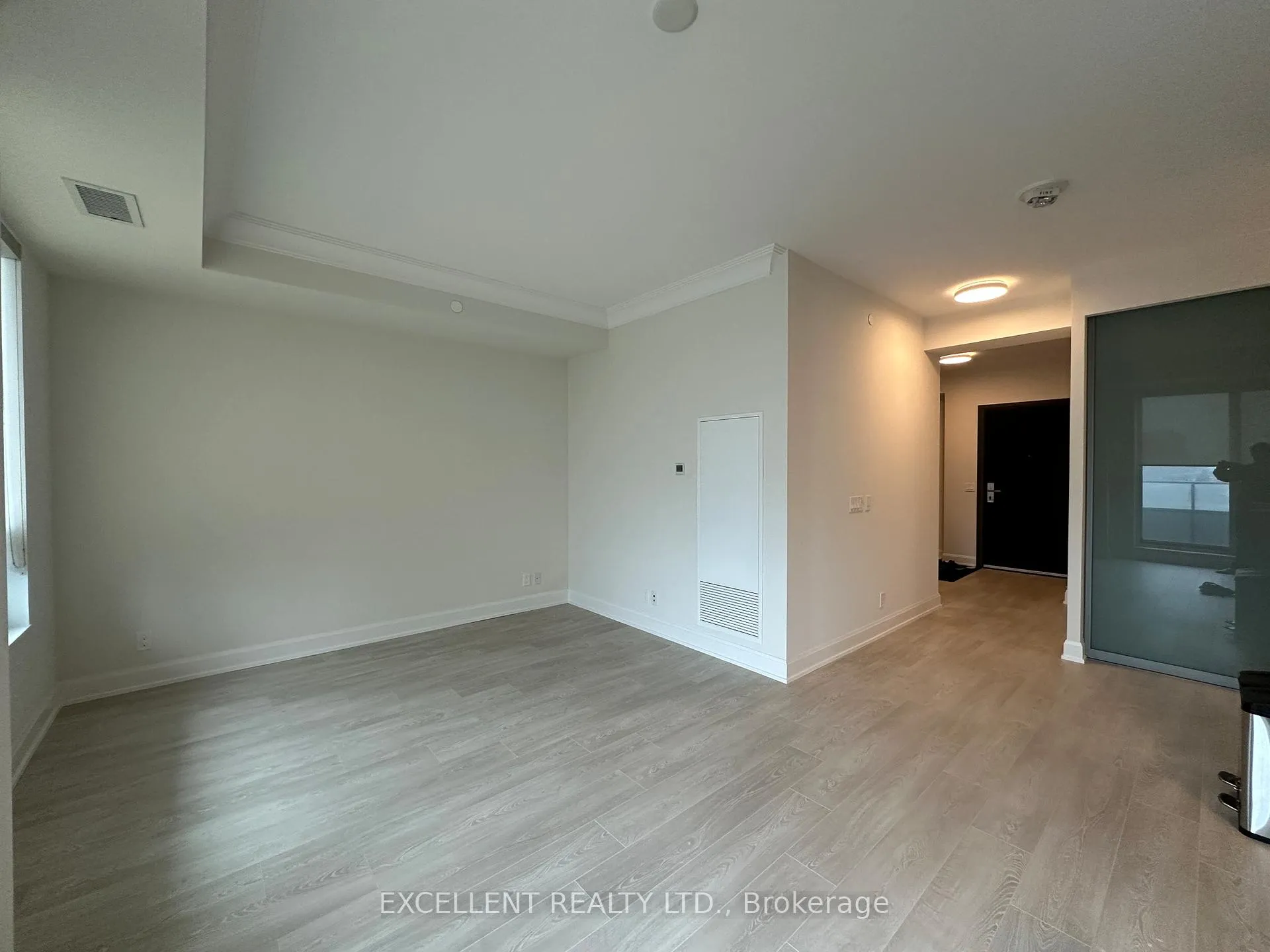 Photo 3 of Unit 805, 38 Water Walk Drive, Markham, Unionville — HOMEH