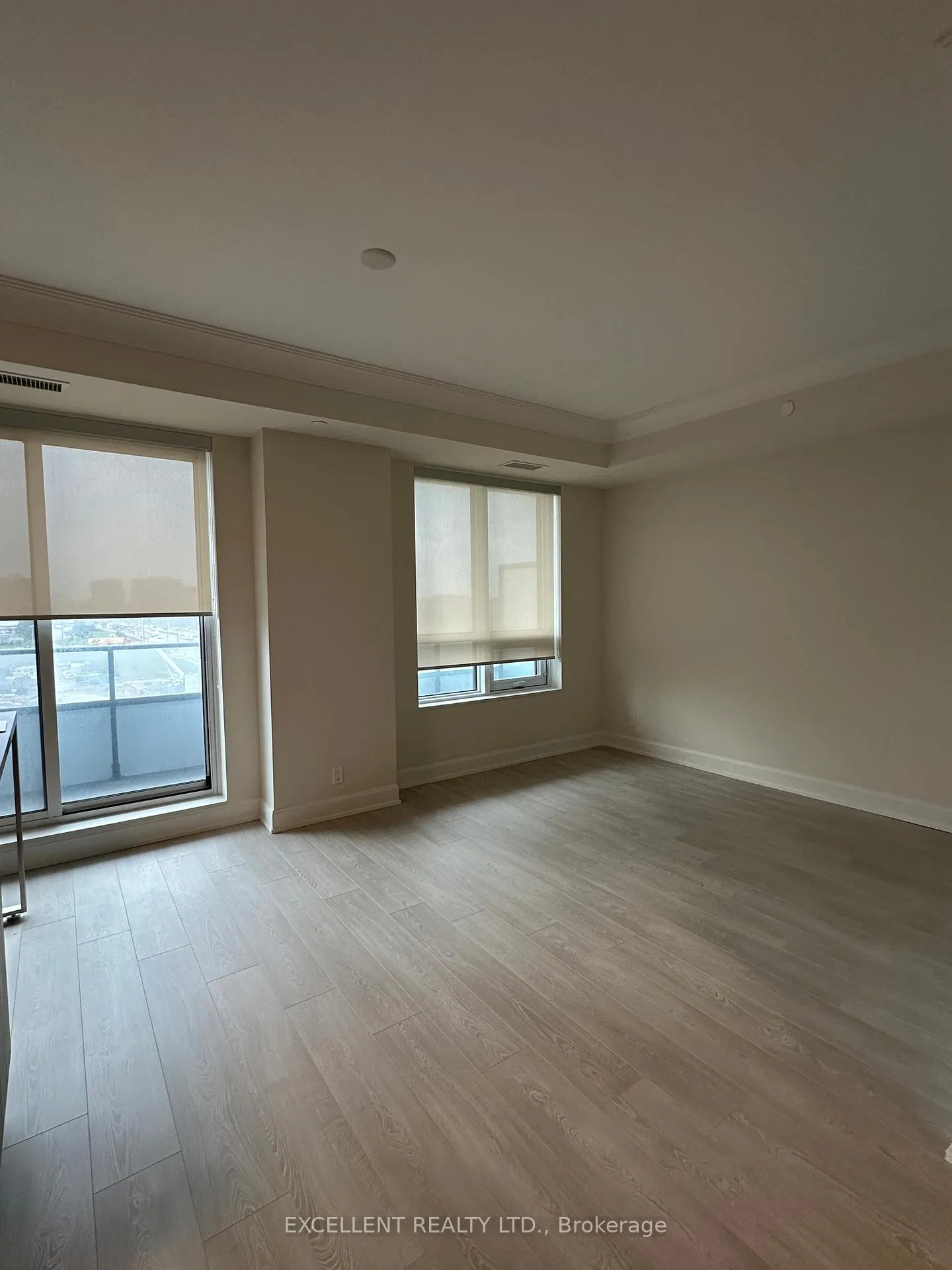 Photo 5 of Unit 805, 38 Water Walk Drive, Markham, Unionville — HOMEH