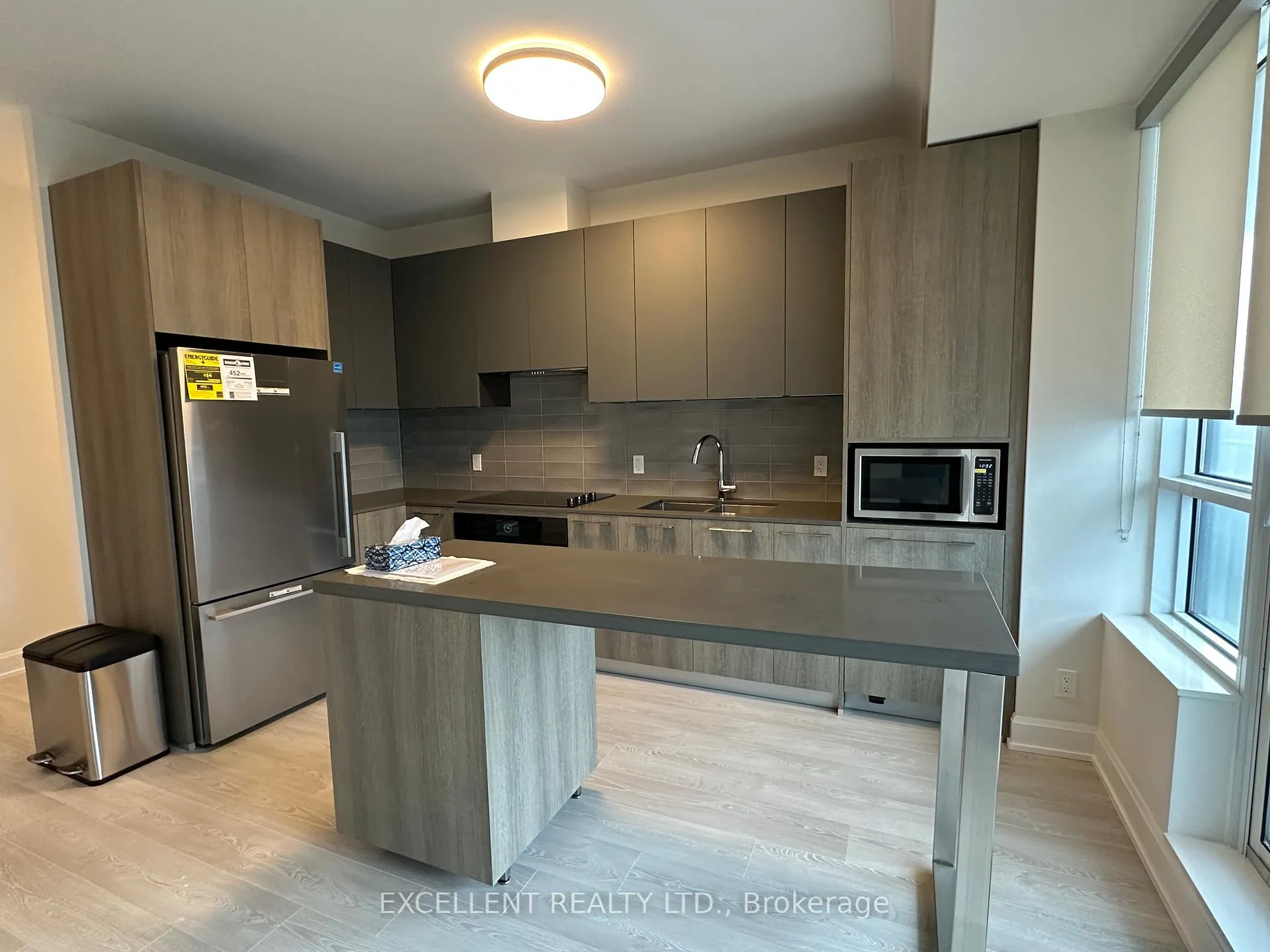 Photo 6 of Unit 805, 38 Water Walk Drive, Markham, Unionville — HOMEH