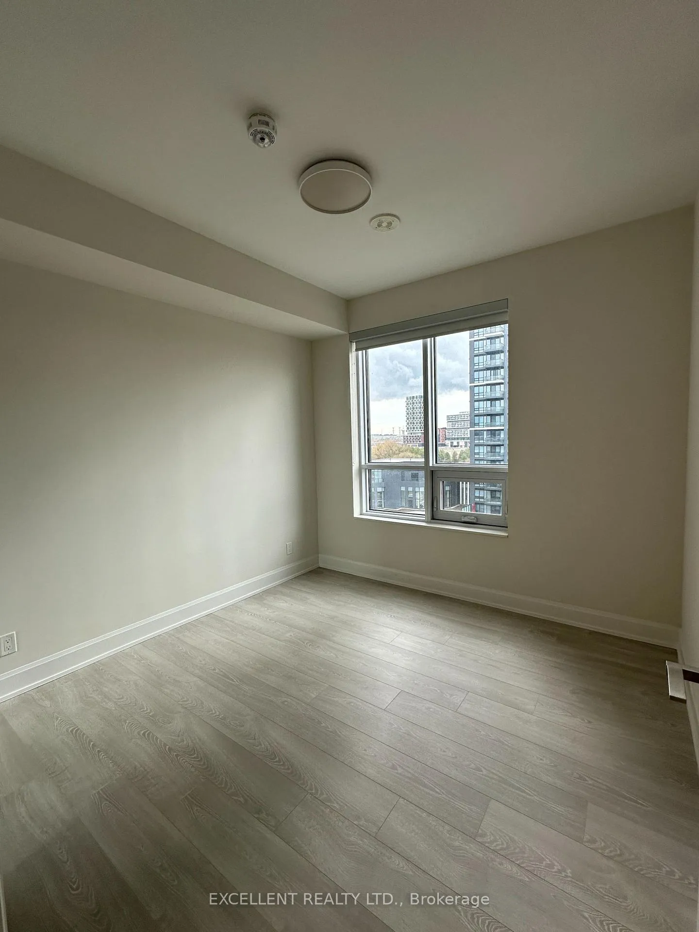 Photo 8 of Unit 805, 38 Water Walk Drive, Markham, Unionville — HOMEH