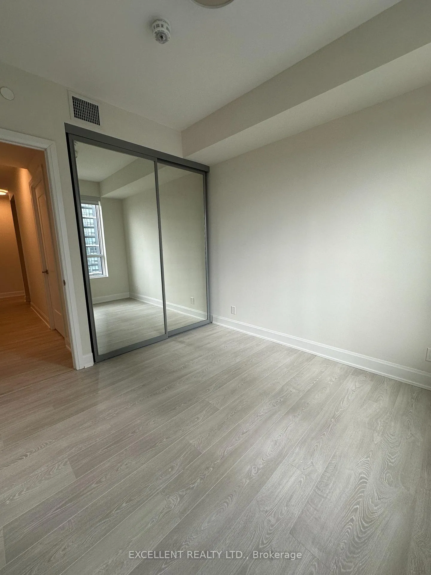 Photo 9 of Unit 805, 38 Water Walk Drive, Markham, Unionville — HOMEH