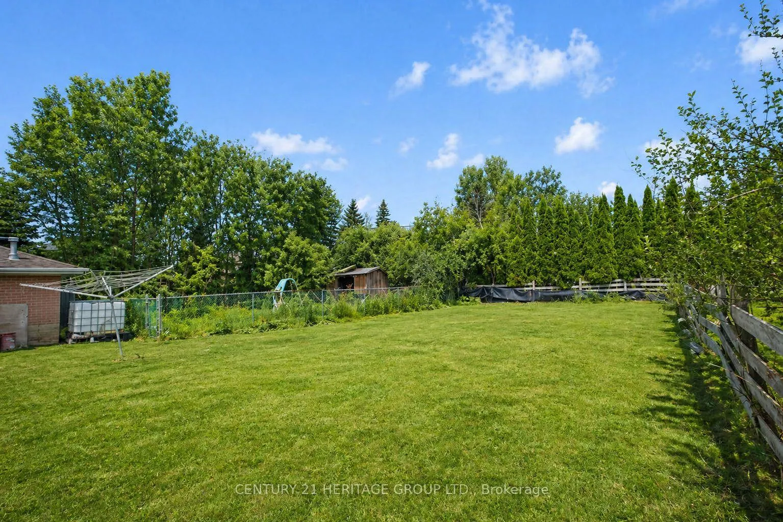 Photo 16 of 142 Kingslynn Drive, King, King City — HOMEH