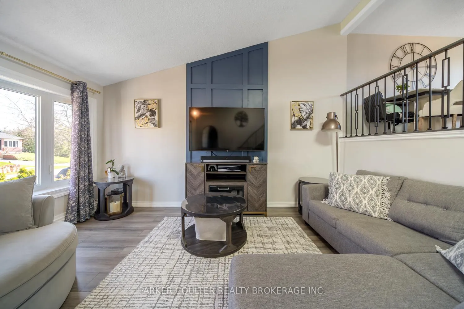 Photo 5 of 177 Burns Circle, Barrie, Northwest — HOMEH