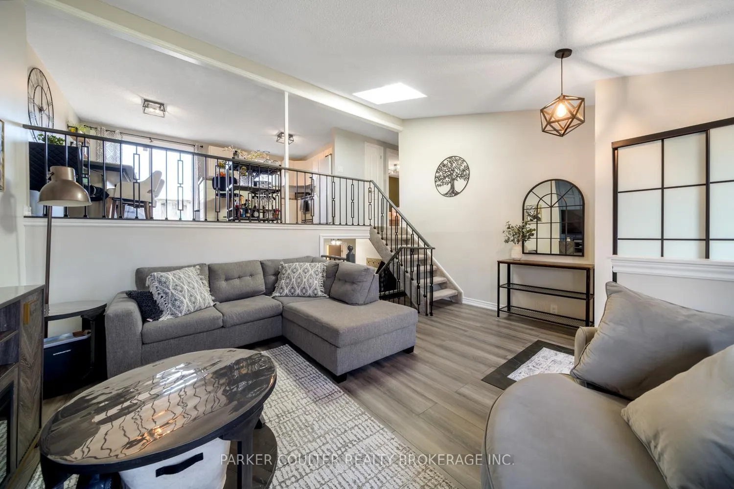 Photo 6 of 177 Burns Circle, Barrie, Northwest — HOMEH