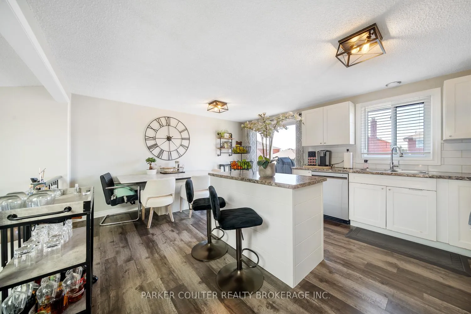 Photo 8 of 177 Burns Circle, Barrie, Northwest — HOMEH
