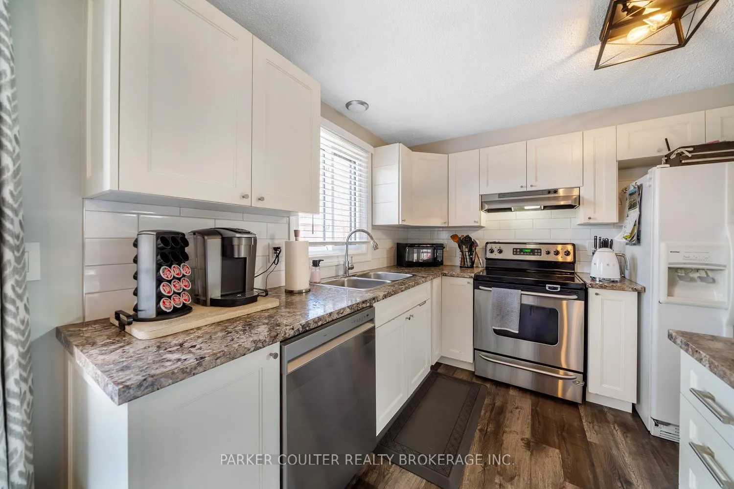 Photo 12 of 177 Burns Circle, Barrie, Northwest — HOMEH