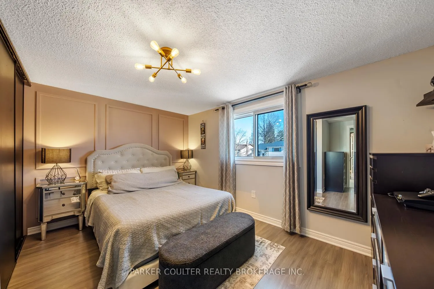 Photo 16 of 177 Burns Circle, Barrie, Northwest — HOMEH