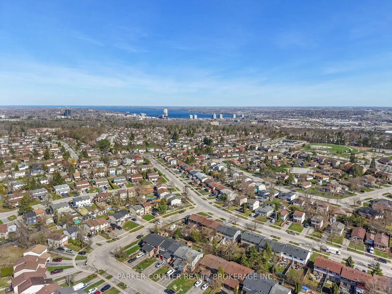 Photo 31 of 177 Burns Circle, Barrie, Northwest — HOMEH