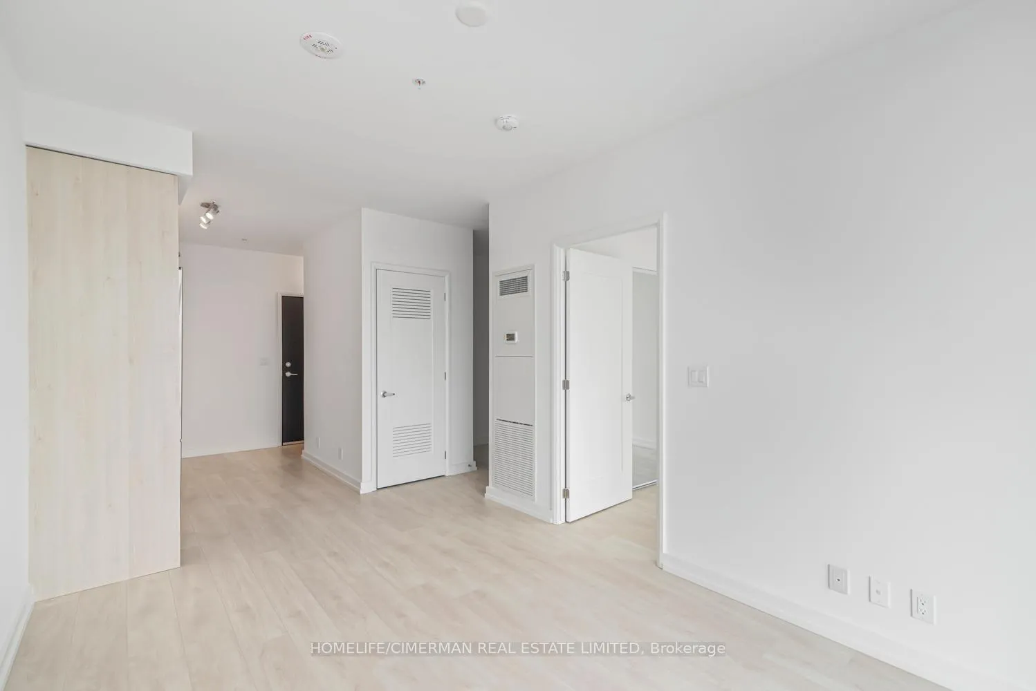 Photo 7 of Unit 2016, 75 James Street S, Hamilton, Corktown — HOMEH