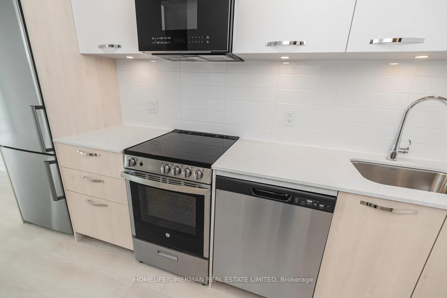 Photo 15 of Unit 2016, 75 James Street S, Hamilton, Corktown — HOMEH