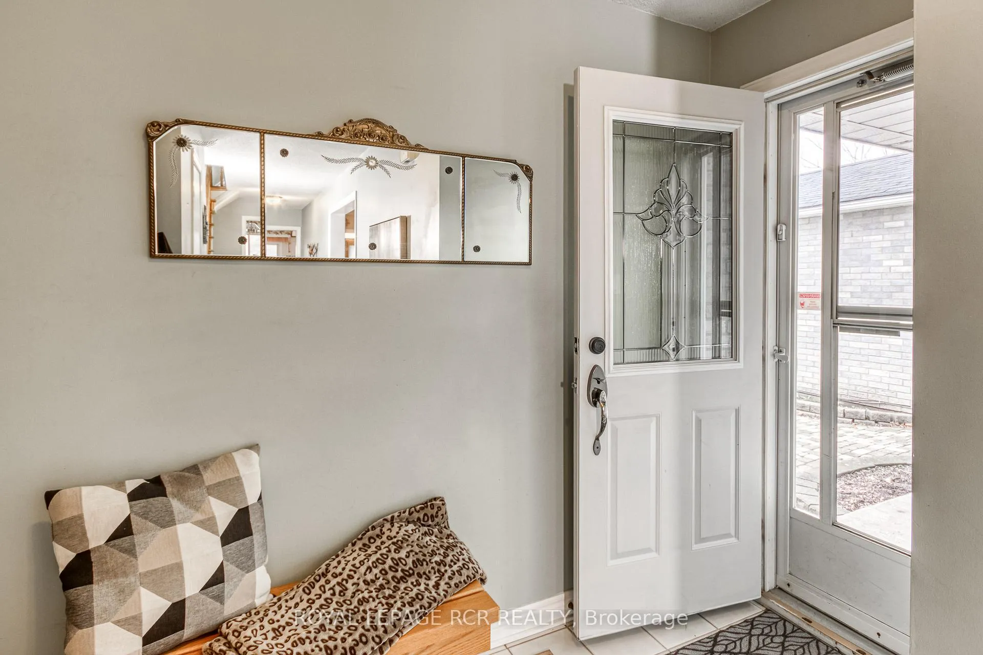 Photo 4 of 38 Ebby Avenue, Brampton, Heart Lake West — HOMEH