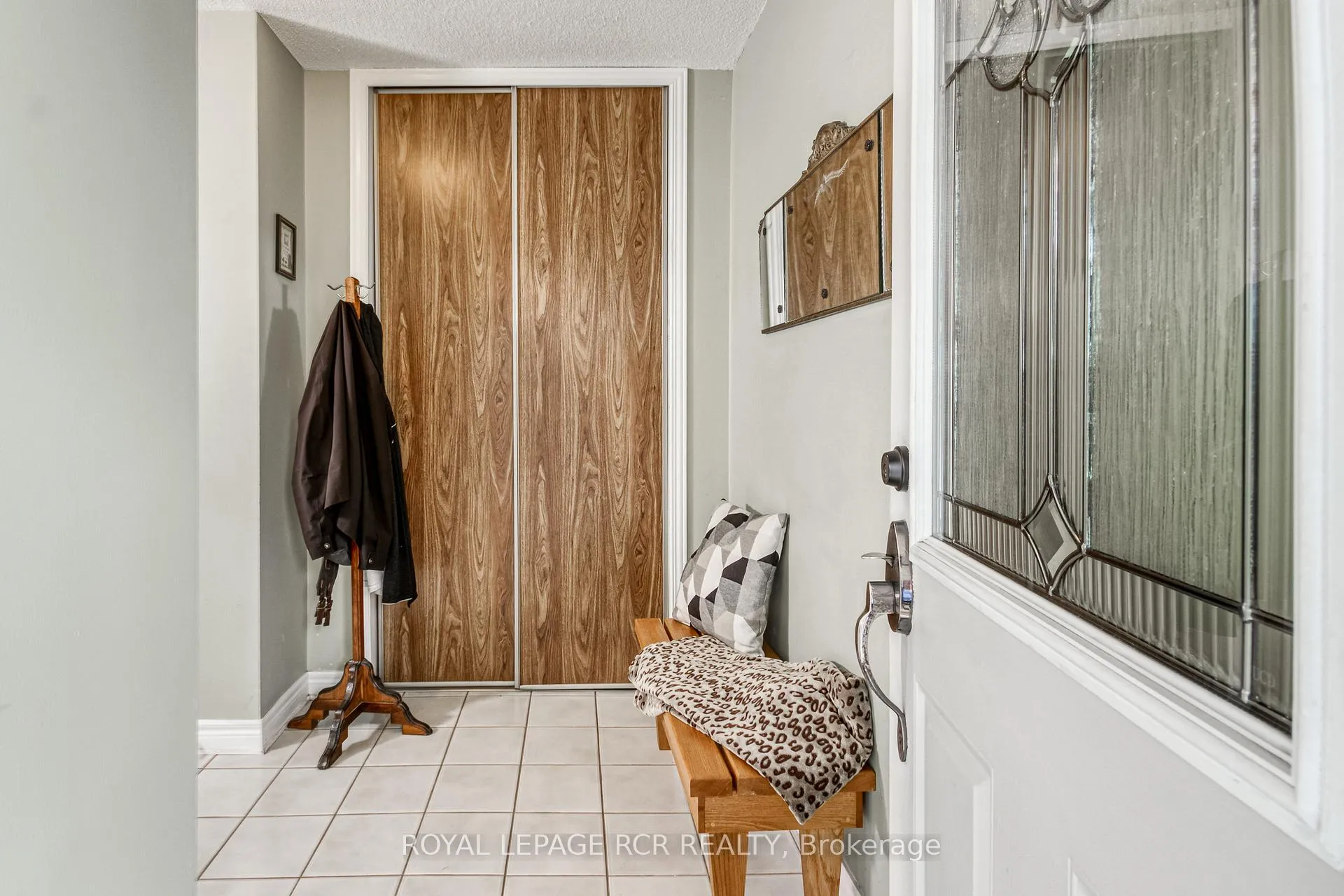 Photo 5 of 38 Ebby Avenue, Brampton, Heart Lake West — HOMEH