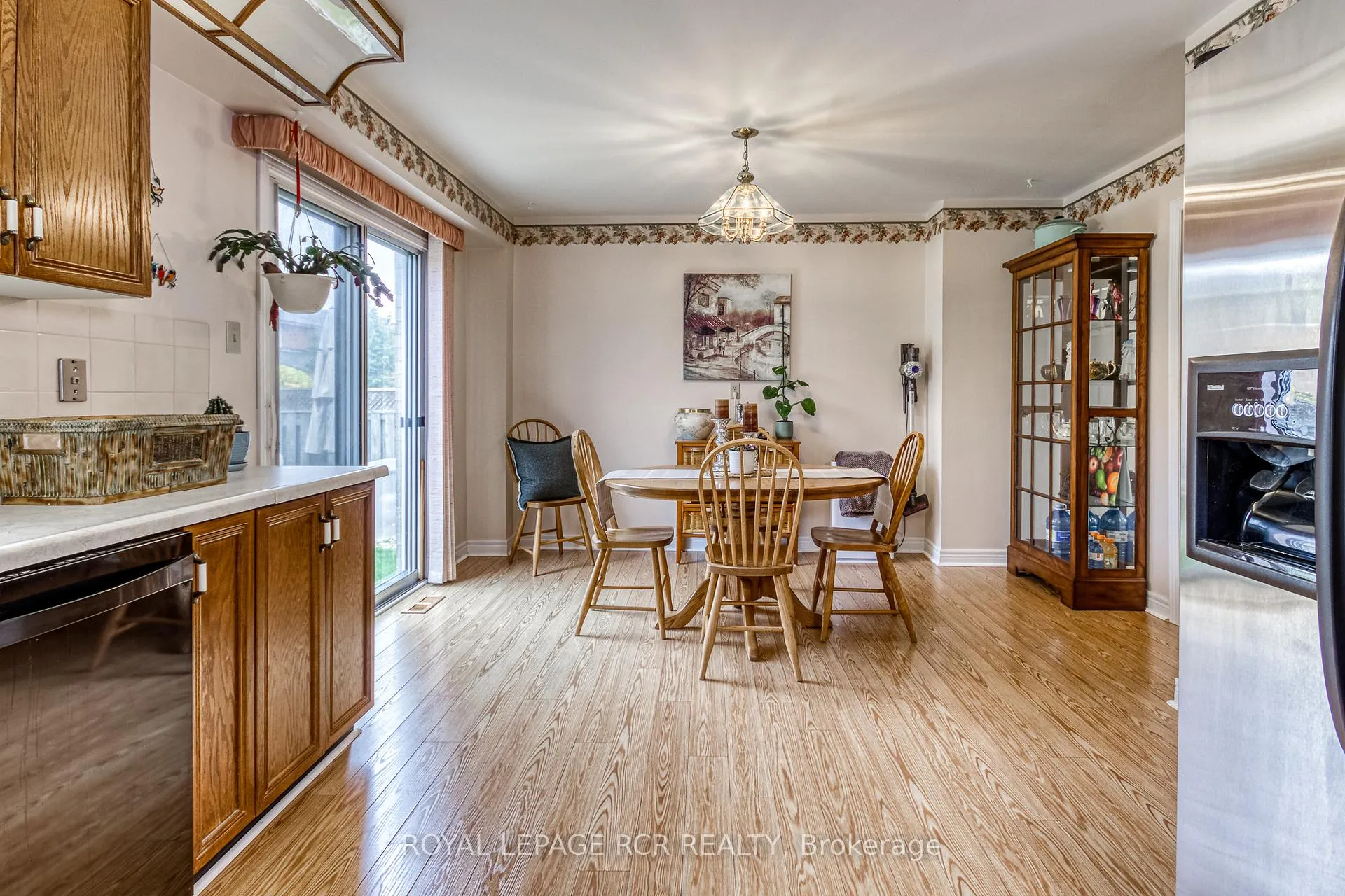 Photo 14 of 38 Ebby Avenue, Brampton, Heart Lake West — HOMEH