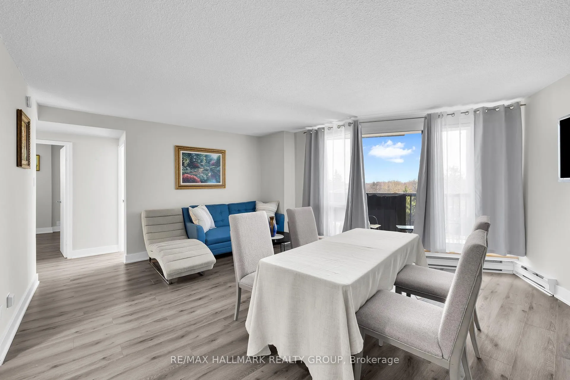 Photo 9 of Unit 407, 900 Dynes Road, Ottawa, Carleton Square — HOMEH