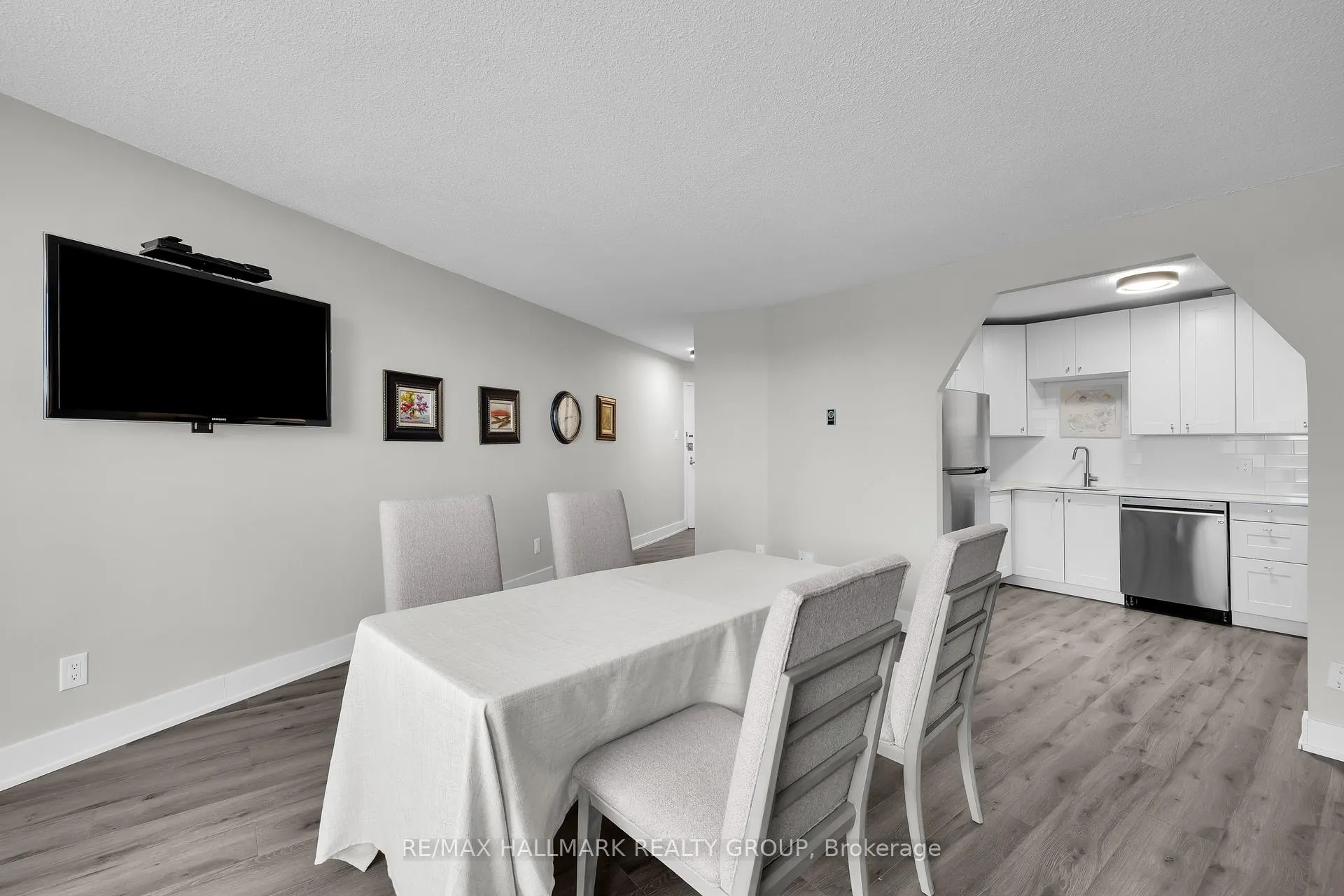 Photo 13 of Unit 407, 900 Dynes Road, Ottawa, Carleton Square — HOMEH