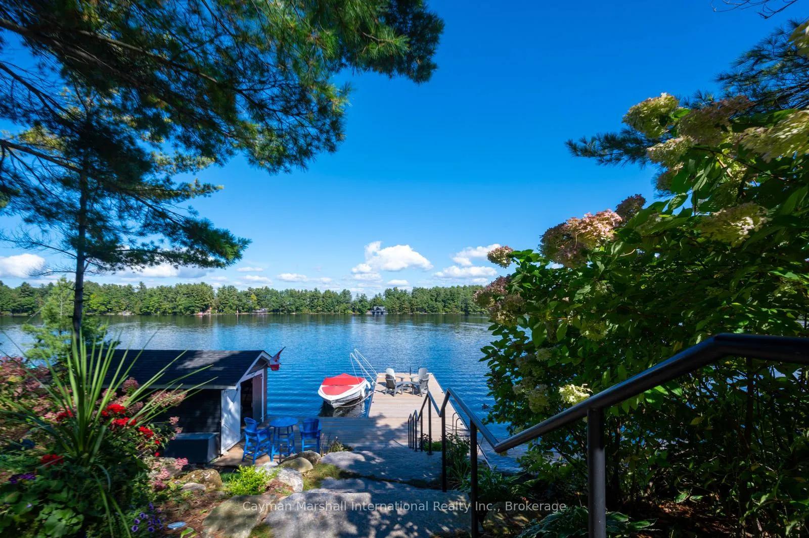 Photo 2 of 1045 Lakeshore Drive, Gravenhurst, Muskoka (S) — HOMEH