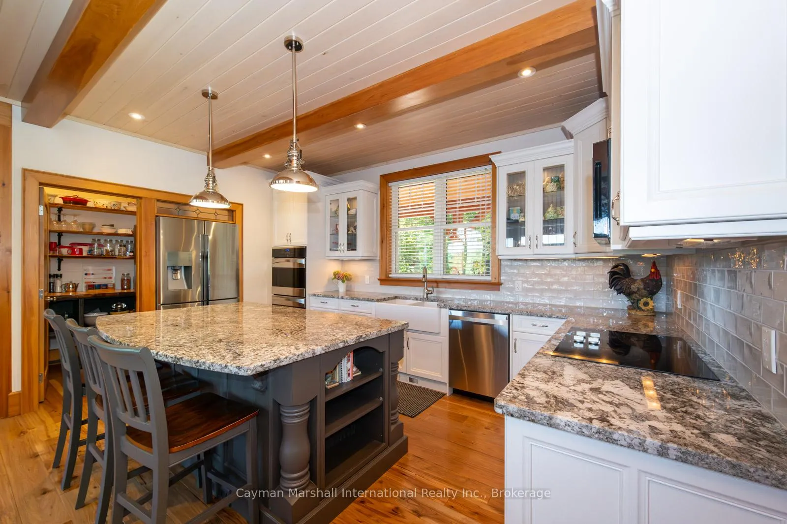 Photo 6 of 1045 Lakeshore Drive, Gravenhurst, Muskoka (S) — HOMEH