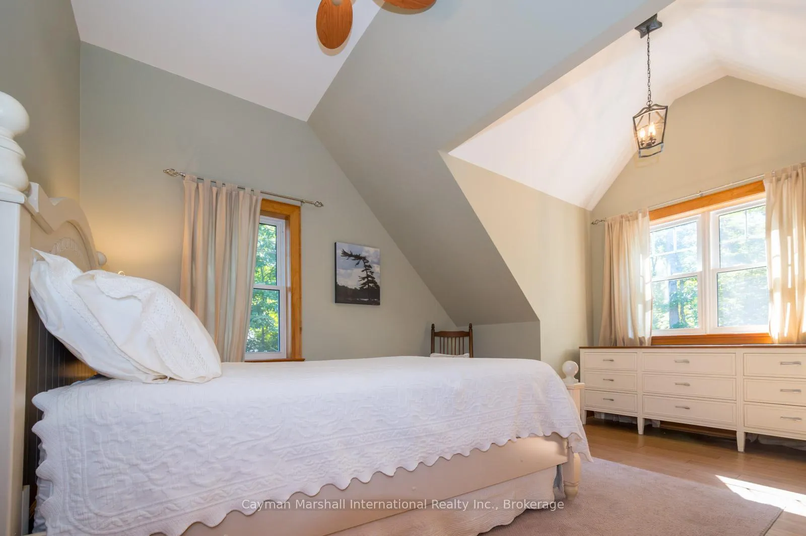 Photo 12 of 1045 Lakeshore Drive, Gravenhurst, Muskoka (S) — HOMEH