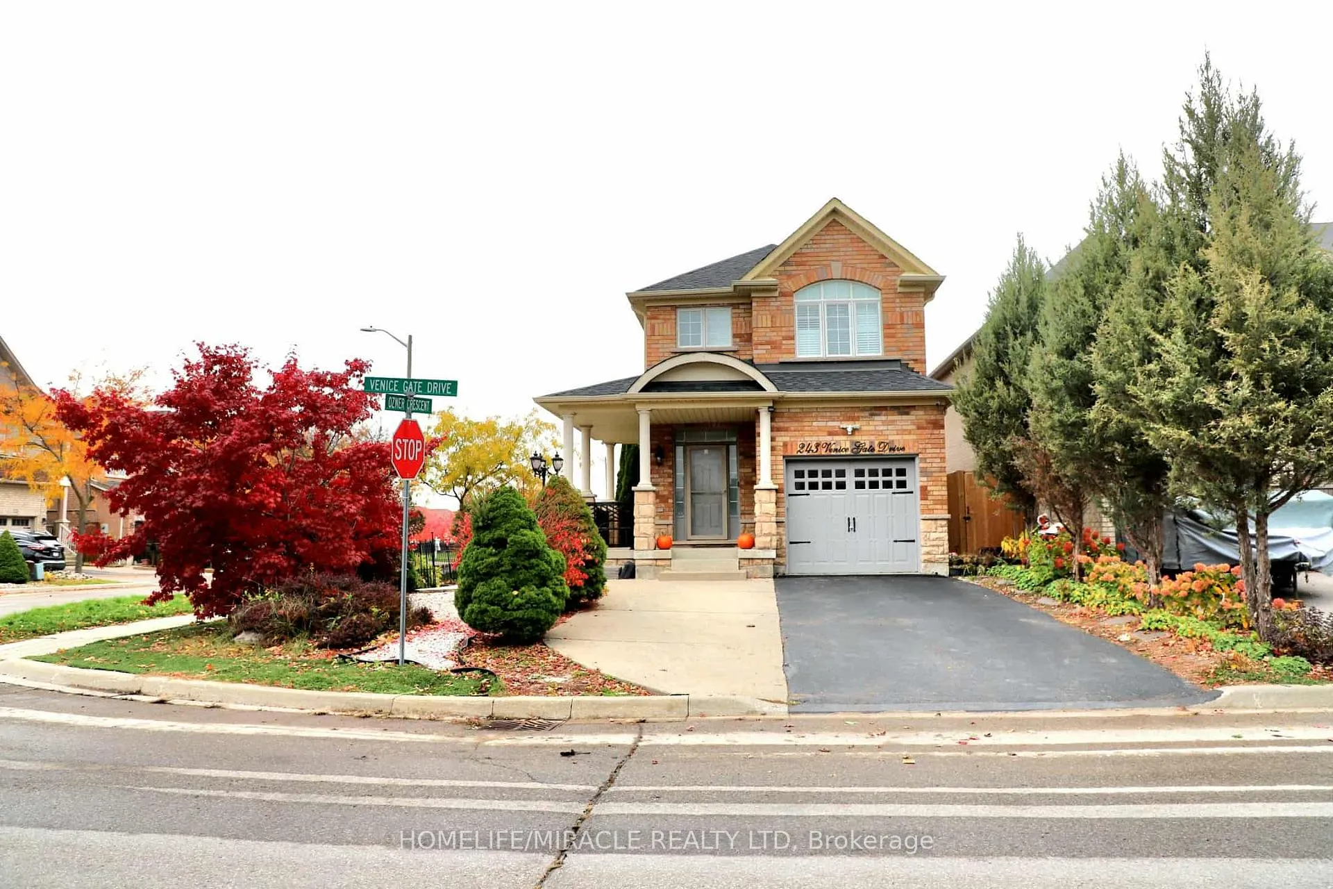 Front of 243 Venice Gate Drive
