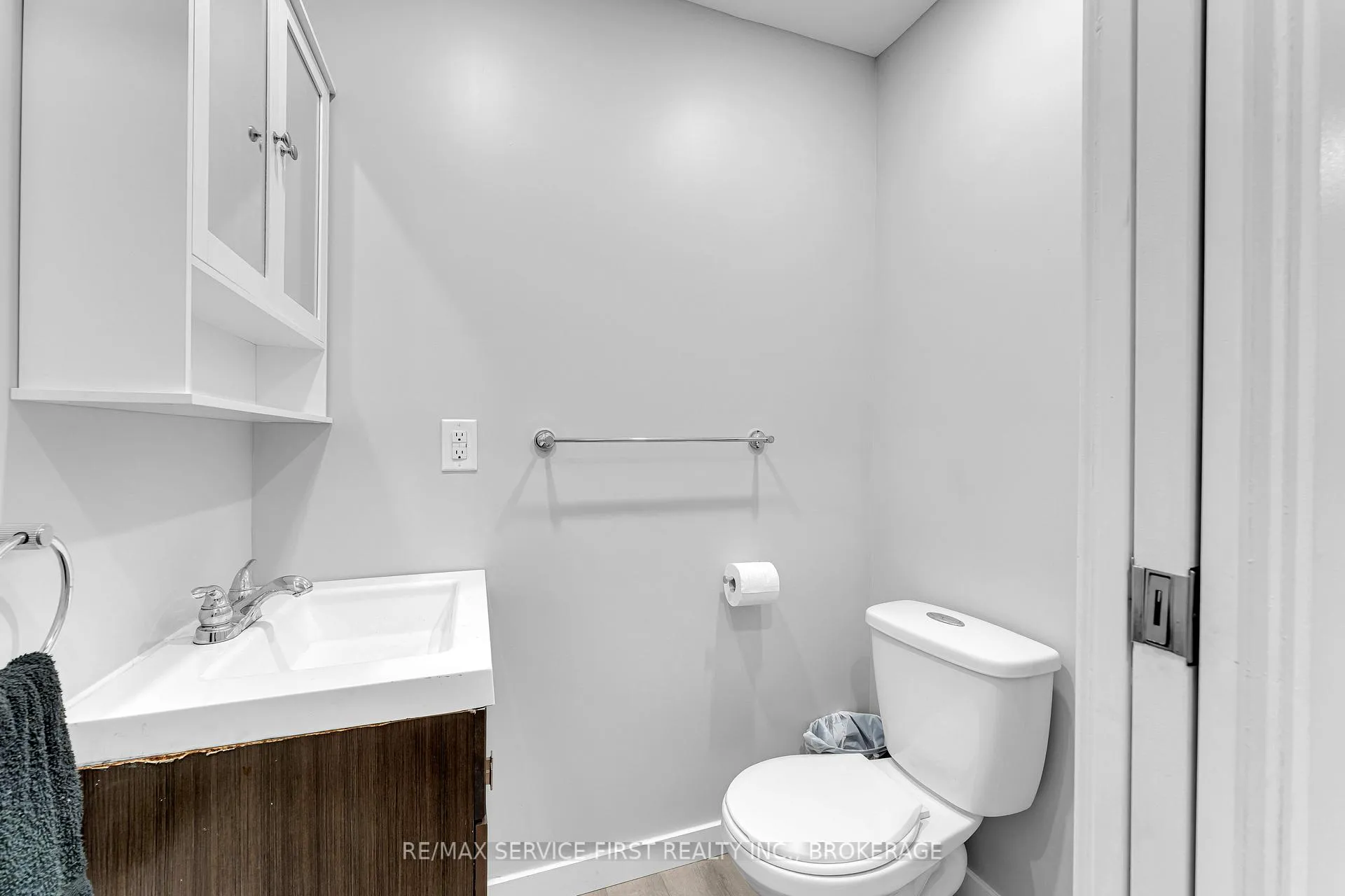 Photo 6 of Unit 46, 31 Coventry Crescent, Kingston, West of Sir John A. Blvd — HOMEH