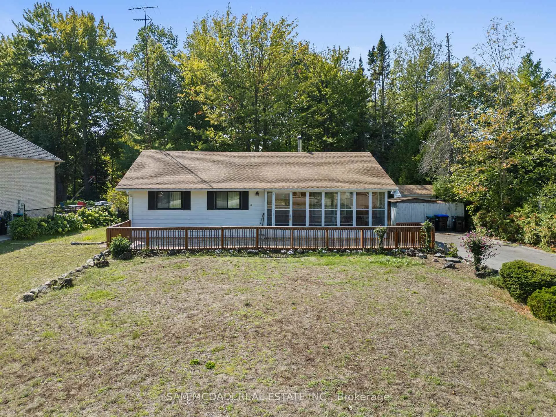 Photo 4 of 68 41st Street S, Wasaga Beach — HOMEH