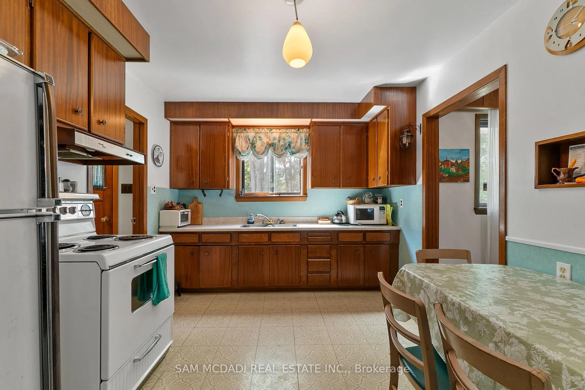 Photo 19 of 68 41st Street S, Wasaga Beach — HOMEH