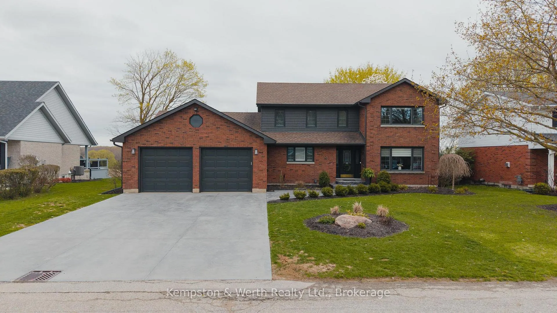 Photo 2 of 890 Perkin Crescent, North Perth, Listowel — HOMEH