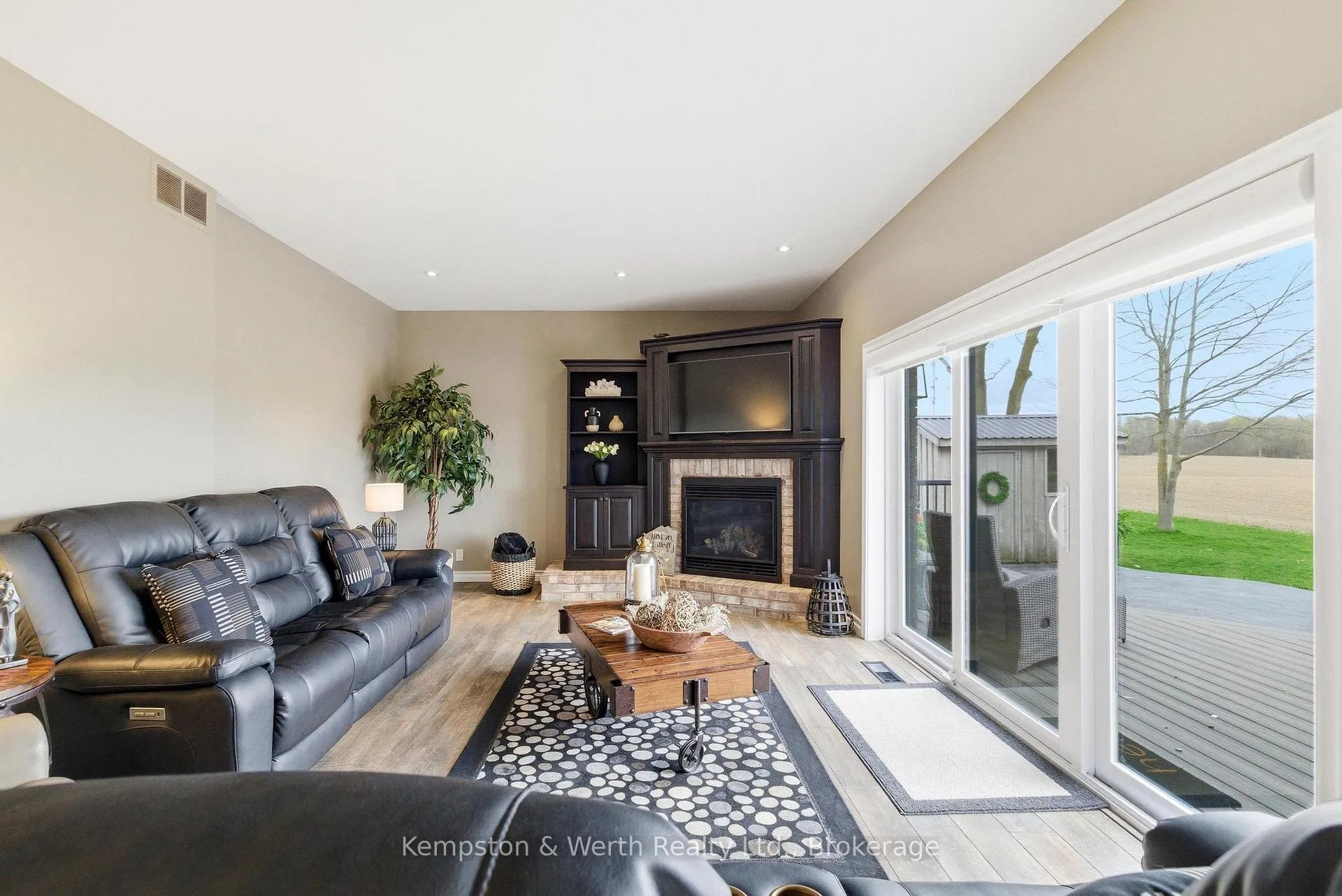 Photo 16 of 890 Perkin Crescent, North Perth, Listowel — HOMEH